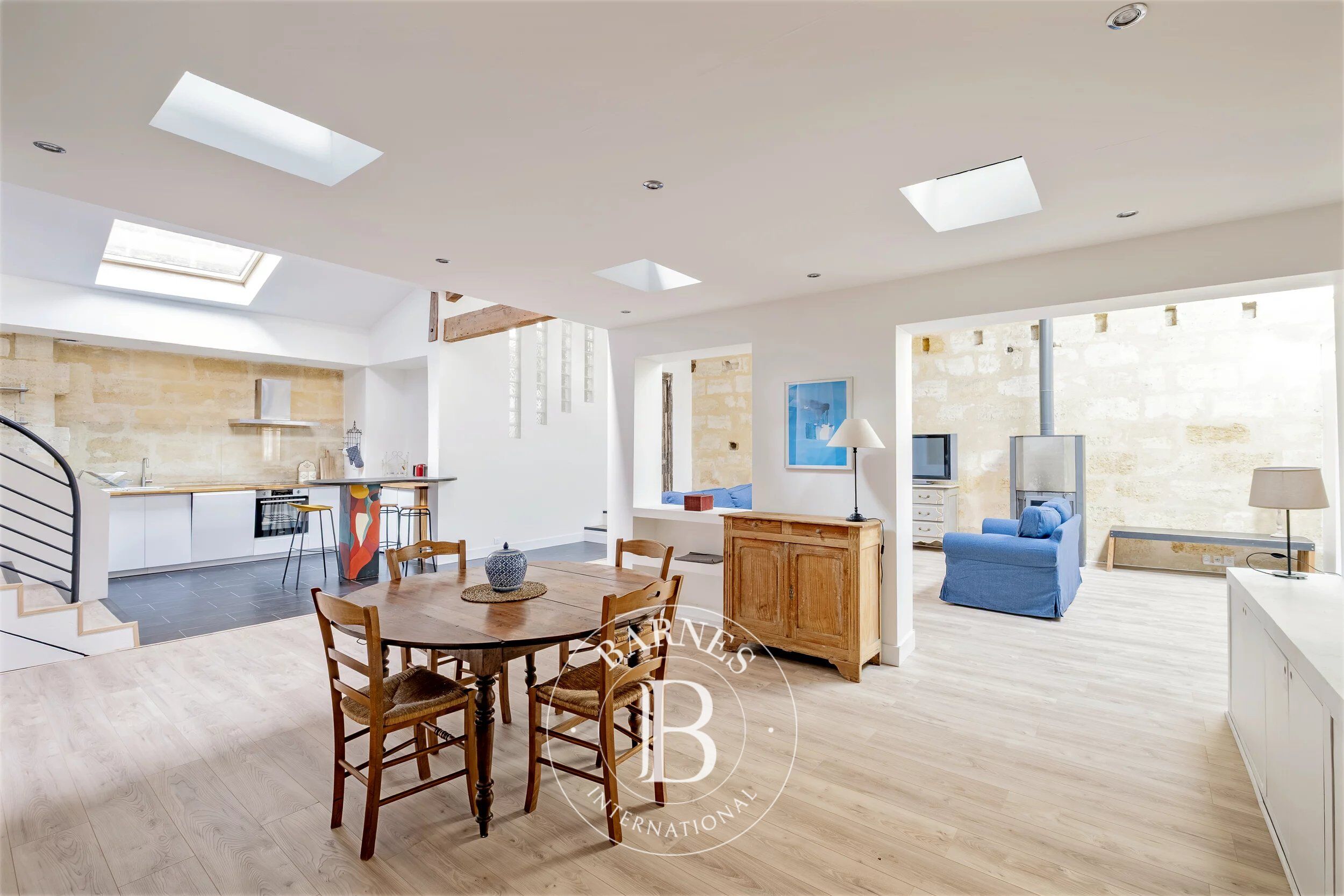 Bordeaux  Chartrons - 182 sqm Furnished Loft House - Parking - picture 1