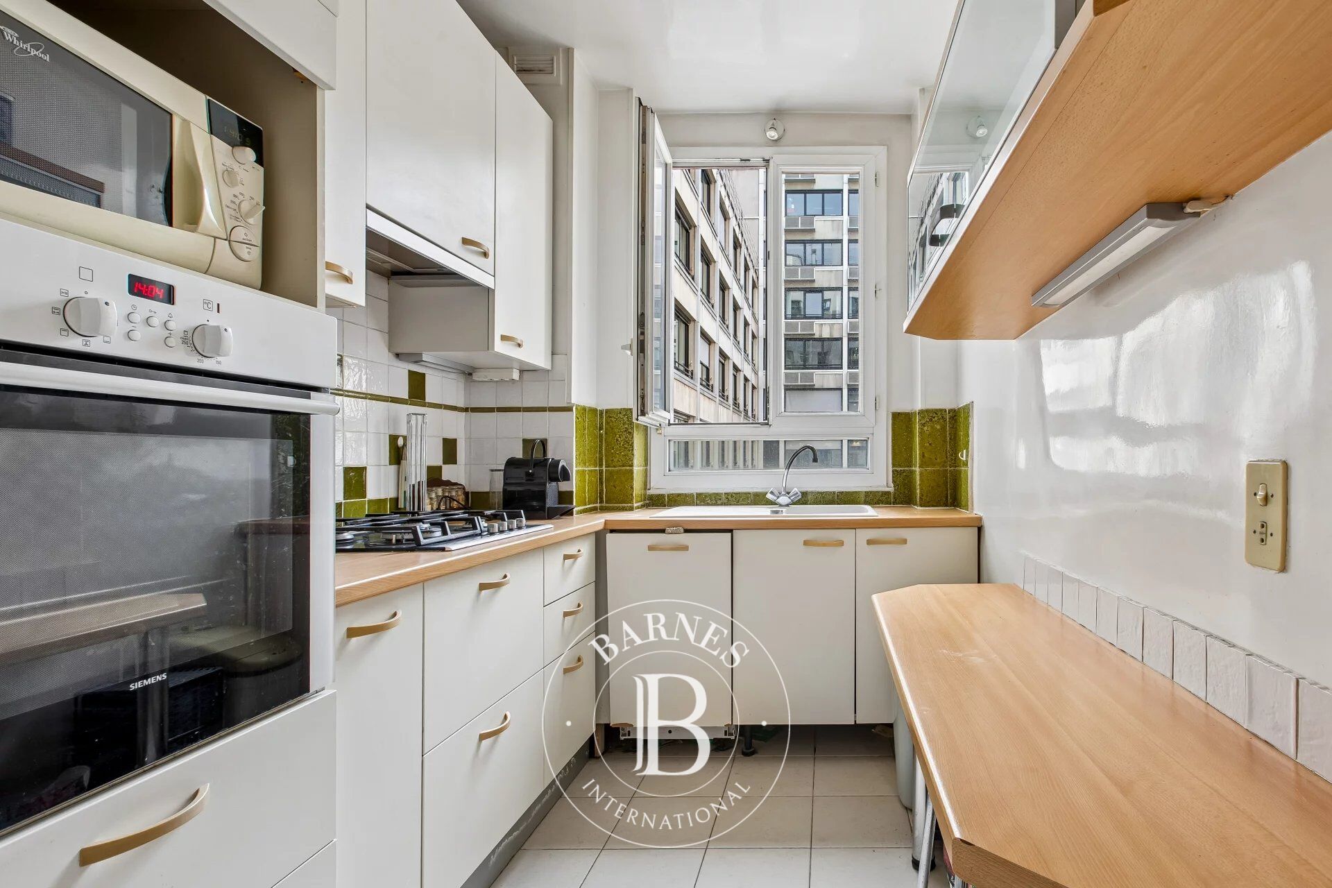 Paris 16 - La Muette - 2/3 chambres - A rénover - Parking - picture 2