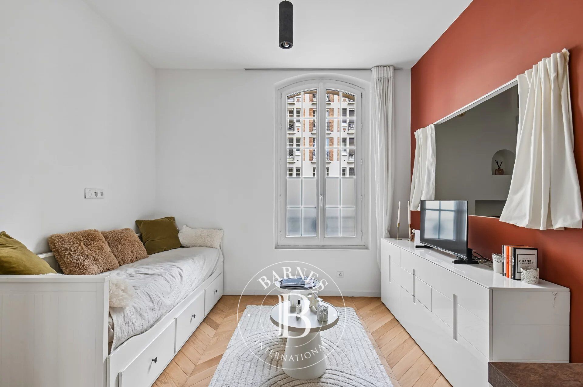 Paris 16 - Passy - Grand studio - Sublime rénovation - picture 3