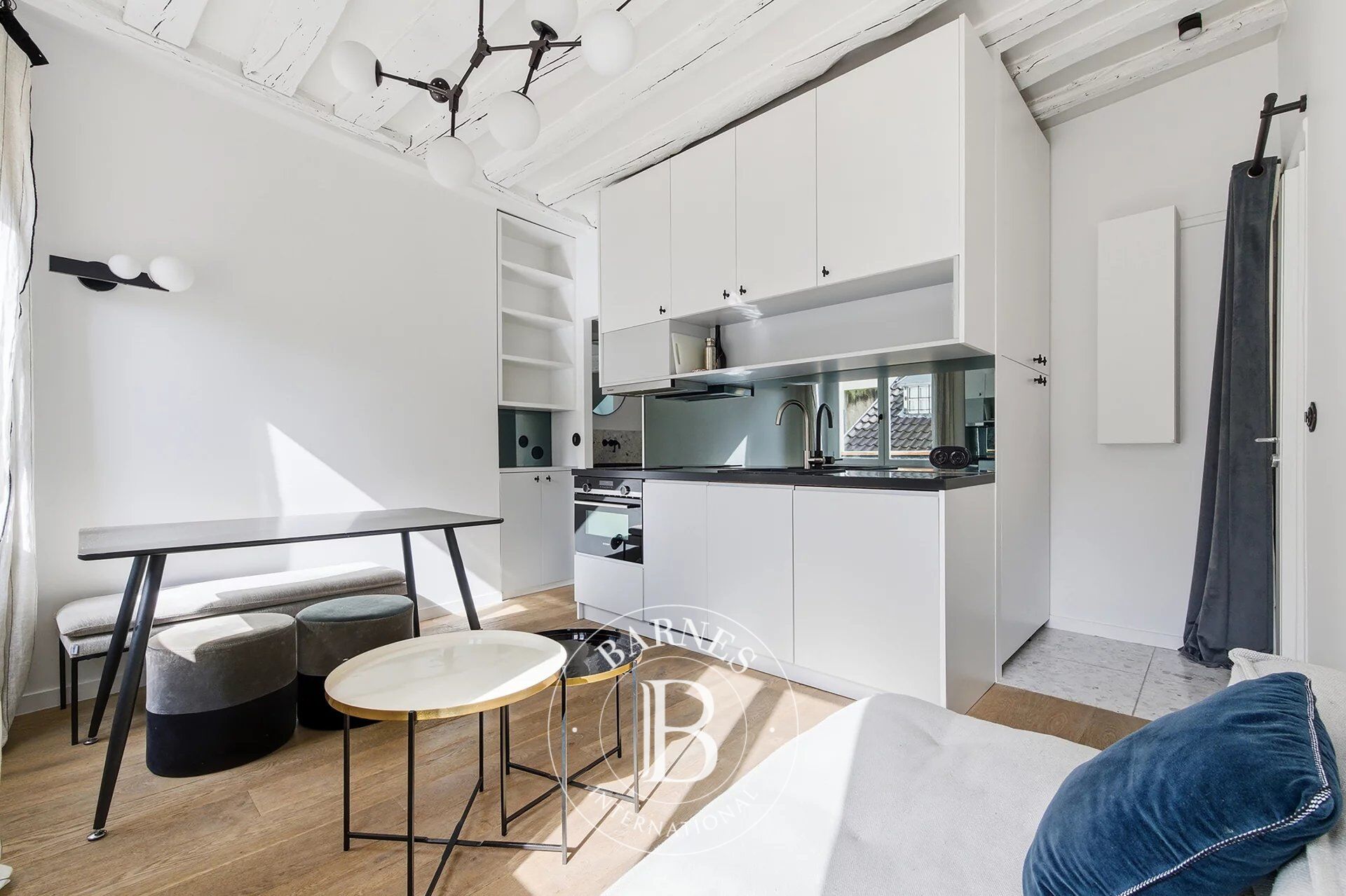 Vente appartement - Paris 4 - Rue Vieille du Temple - Rénové - picture 2