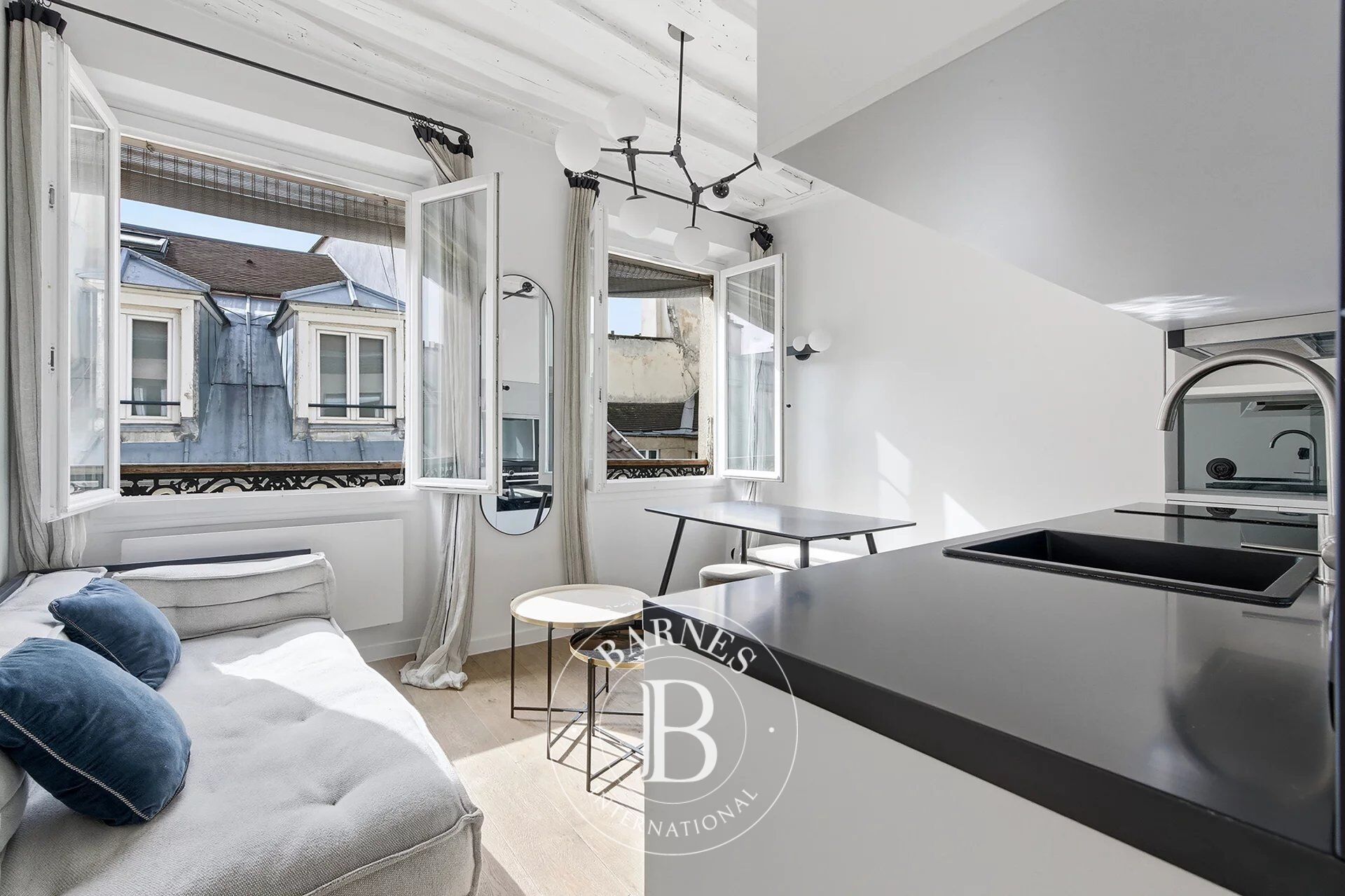 Vente appartement - Paris 4 - Rue Vieille du Temple - Rénové - picture 3