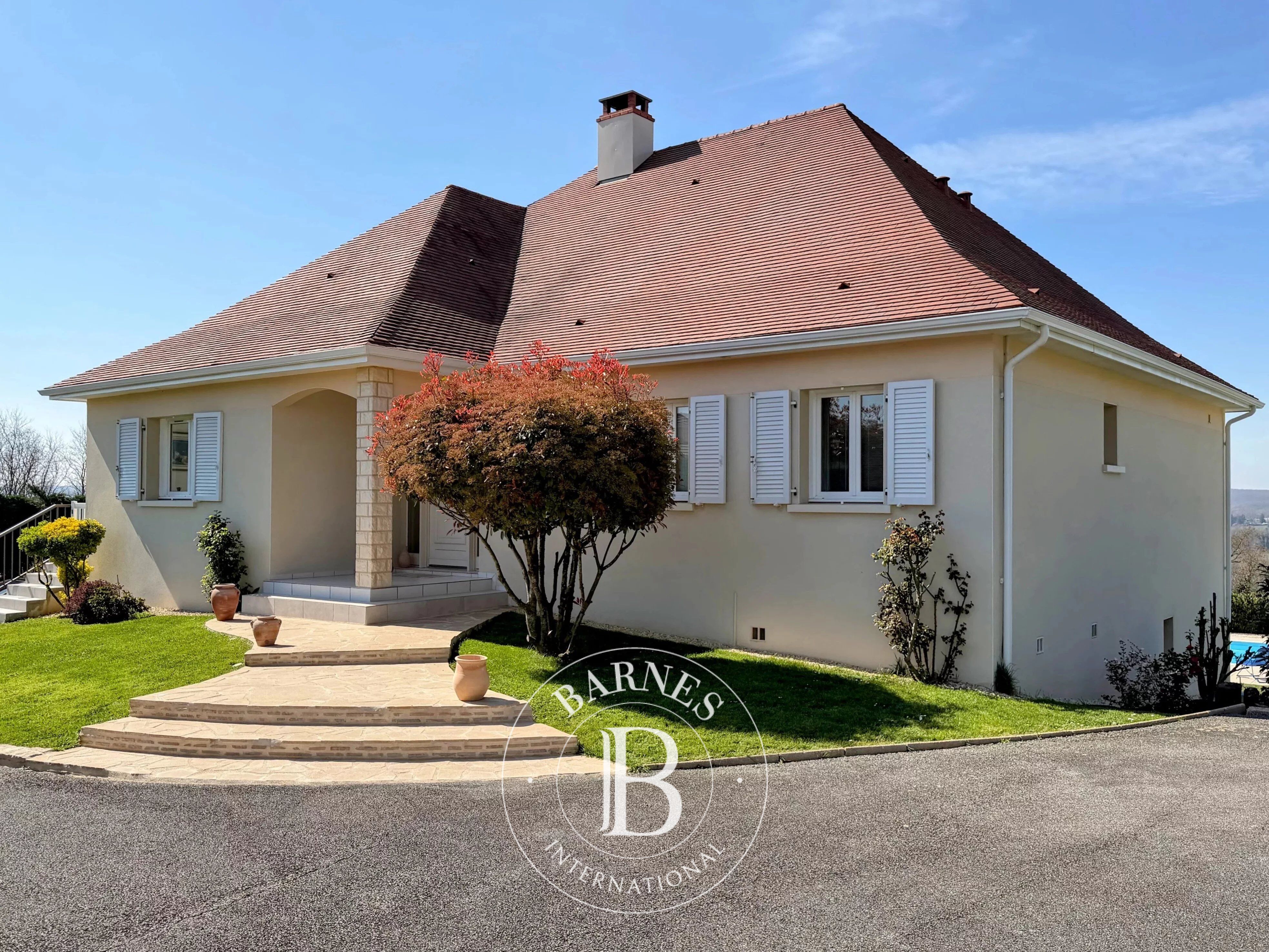 Villa Vichy - picture 1