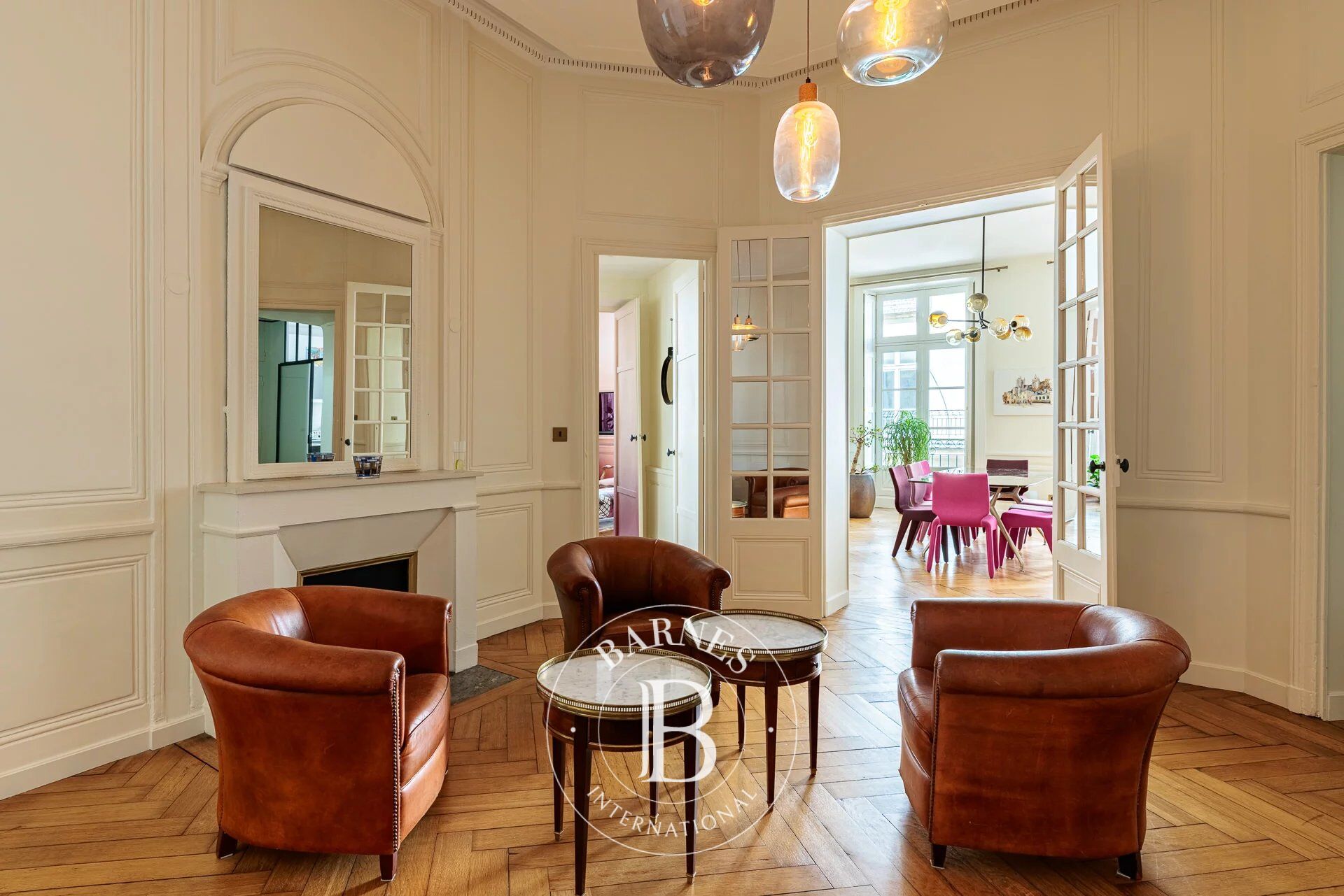 NANTES GRASLIN - Spacious apartment with high-end amenities - picture 2