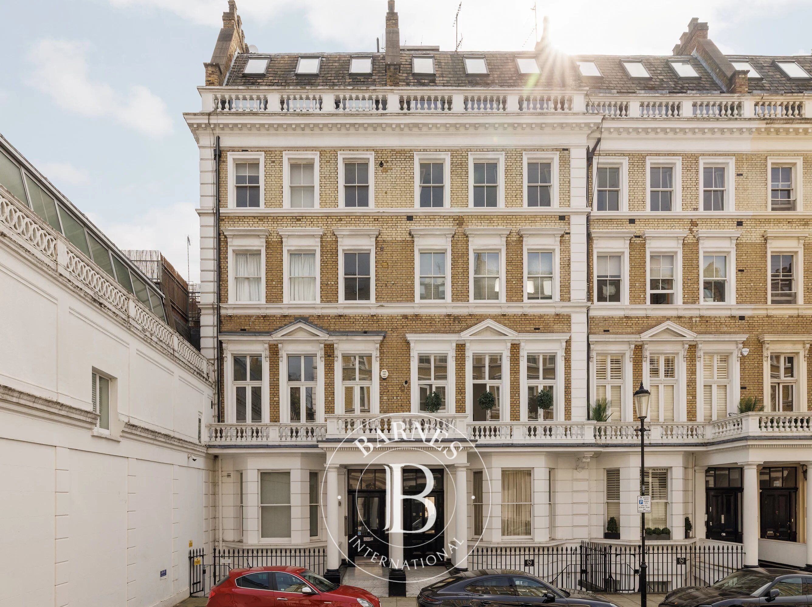 Manson Place, Chelsea / South Kensington - picture 2