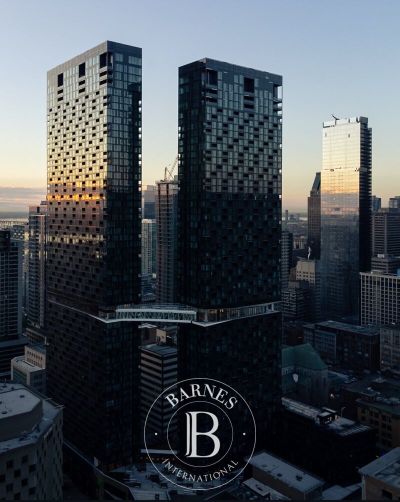 For Sale Apartment | Montréal (Ville-Marie) - picture 2