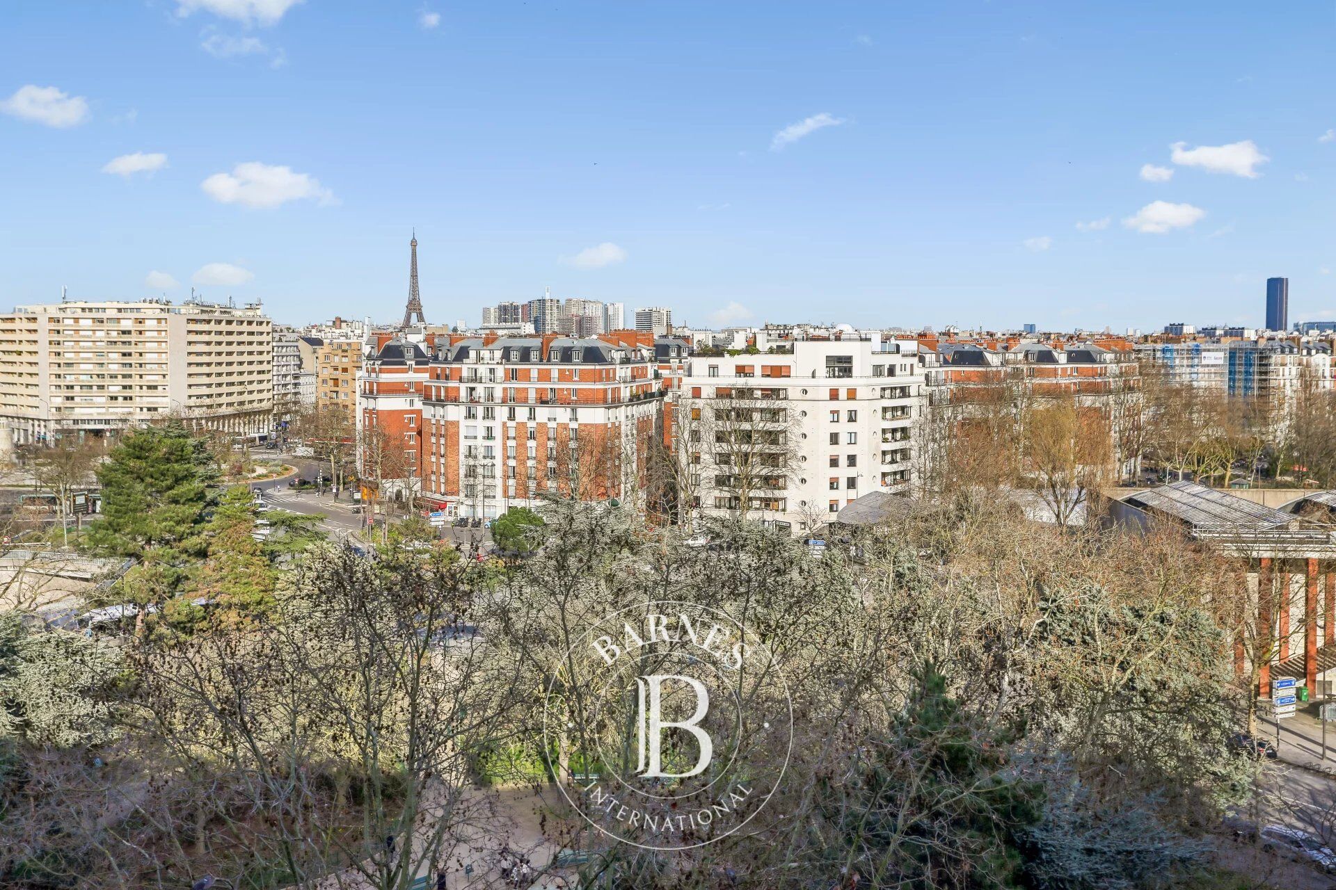 Paris 16 - Auteuil  Sud - 3 Chambres - Etage élevé - Balcon - Vue Tour Eiffel - picture 2