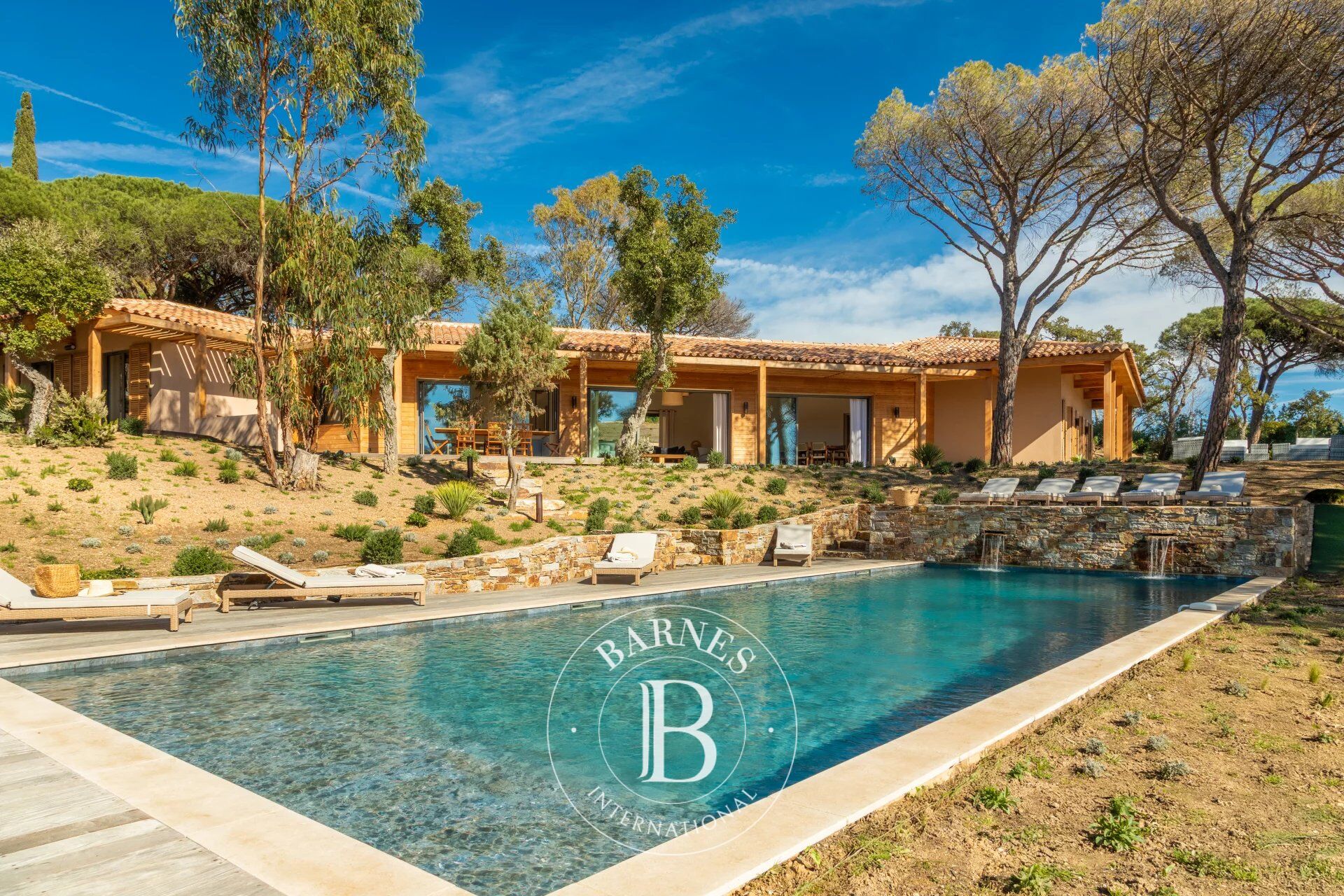 RAMATUELLE – 7-BEDROOM VILLA – SWIMMING POOL - picture 1