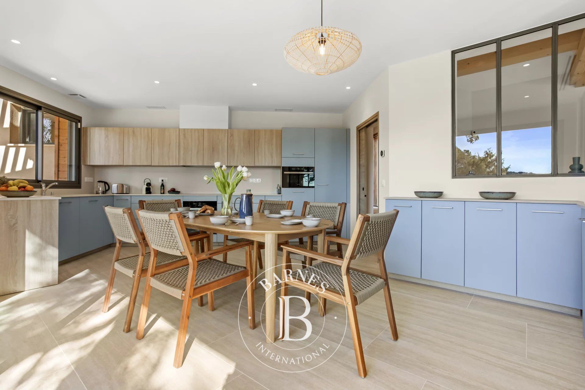 RAMATUELLE – 7-BEDROOM VILLA – SWIMMING POOL - picture 3