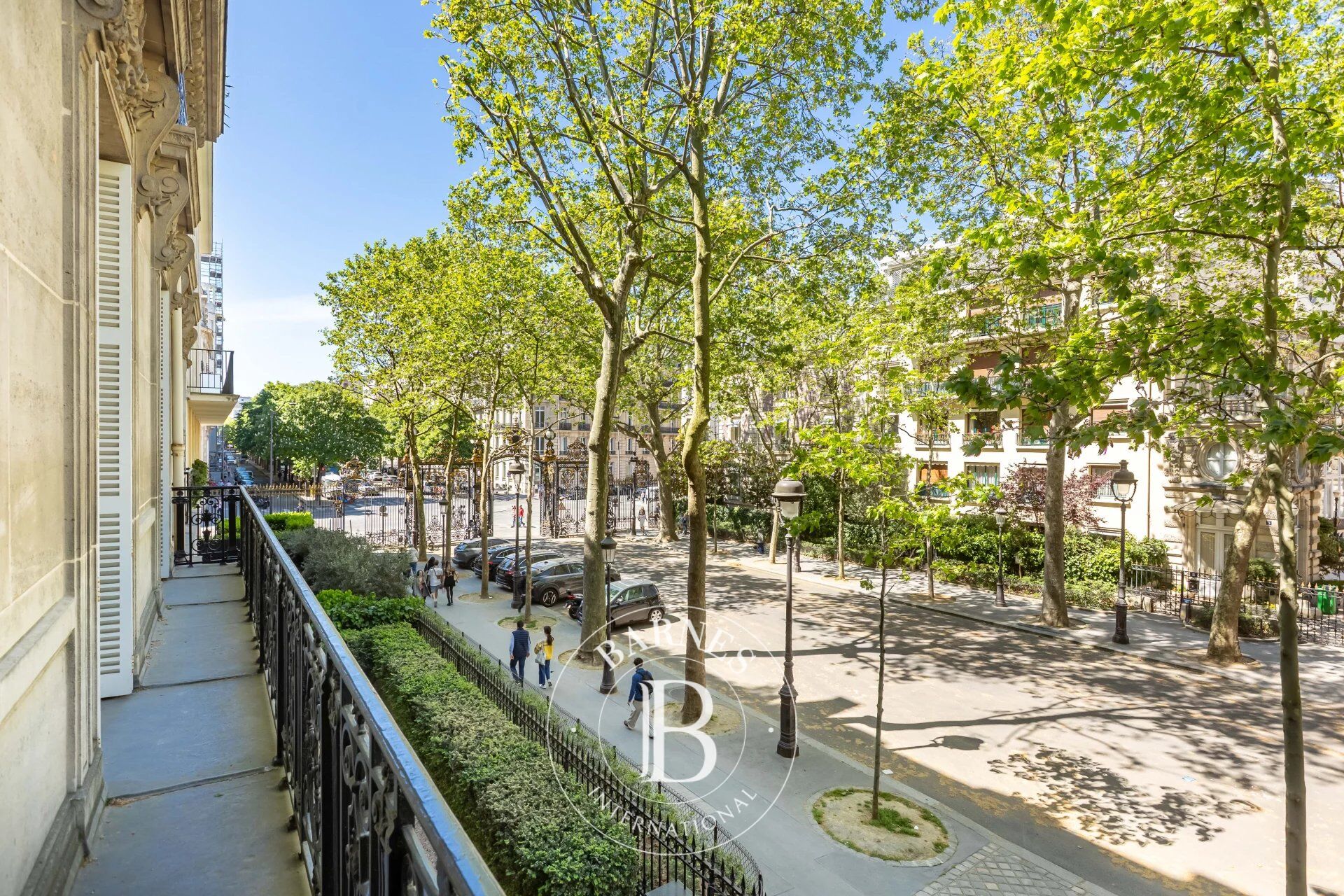 Paris 8th Arrondissement - Monceau/Avenue Van Dyck - Exceptional Apartment with Balconies - Spacious Rooms - picture 2