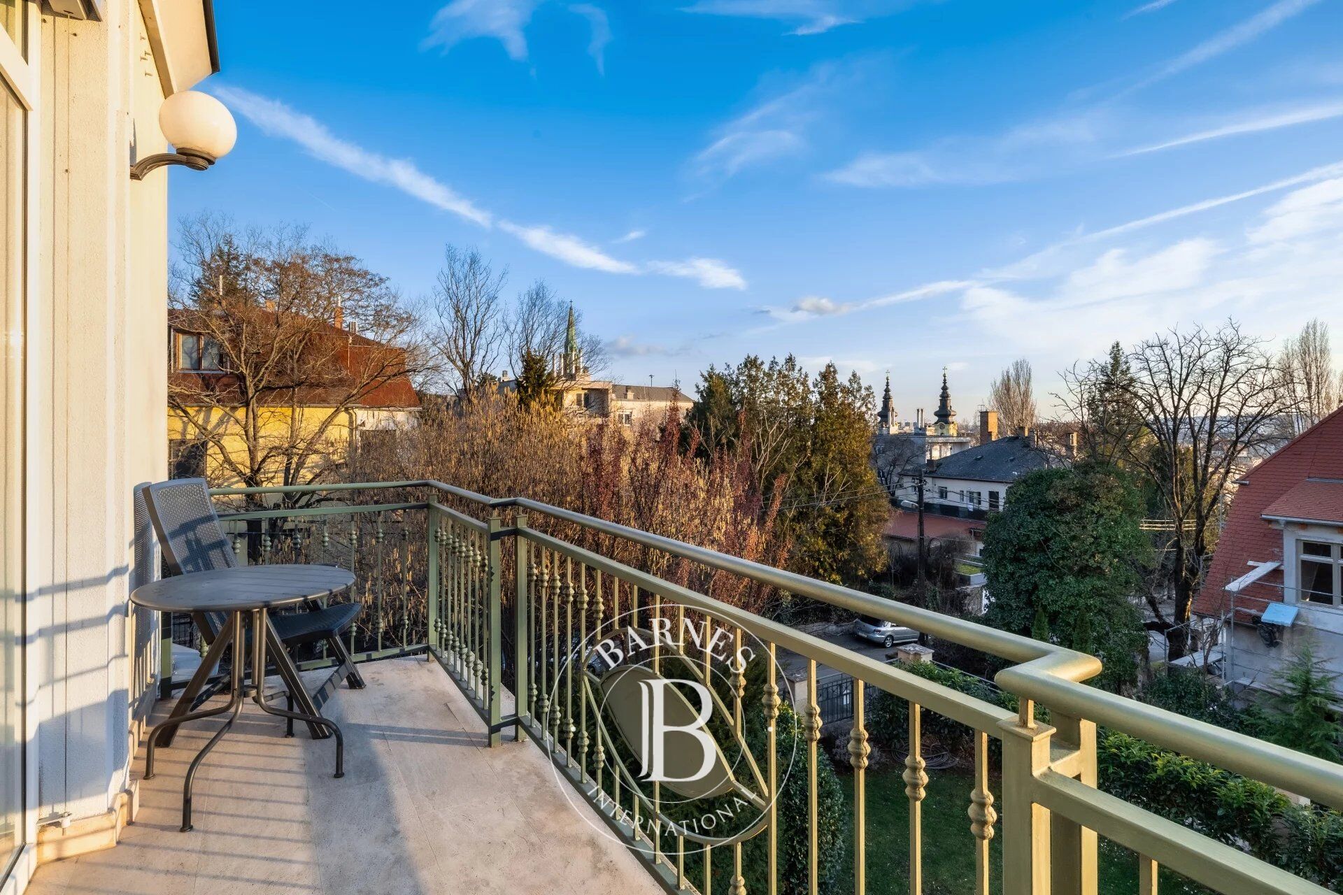 For Rent: Panoramic 3-Bedroom Villa Apartment in a Quiet Street of Gellérthegy - picture 1