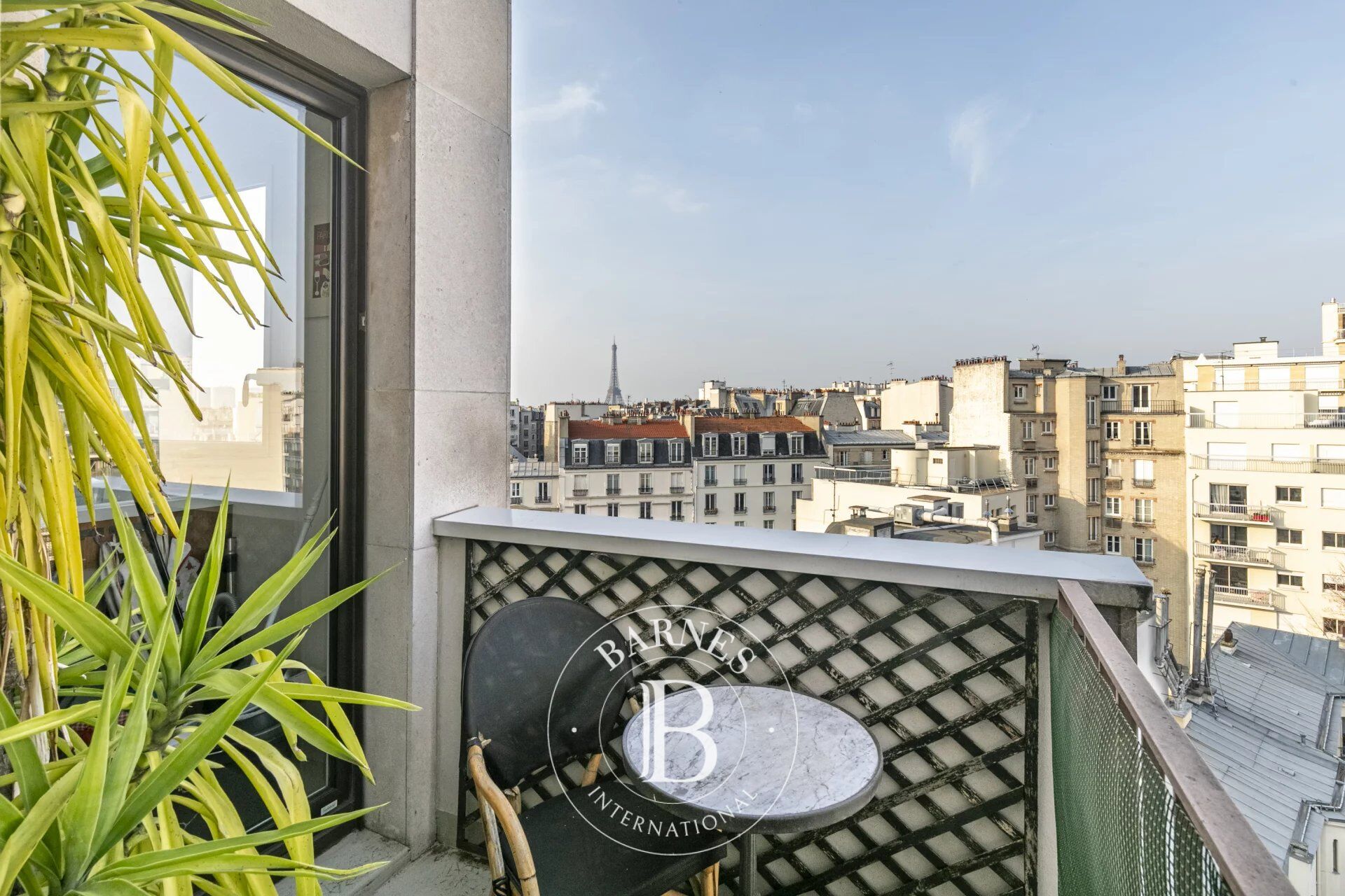 PARIS 15 - CONVENTION - 3 CHAMBRES - DERNIER ETAGE - BALCONS - VUE TOUR EIFFEL - picture 2