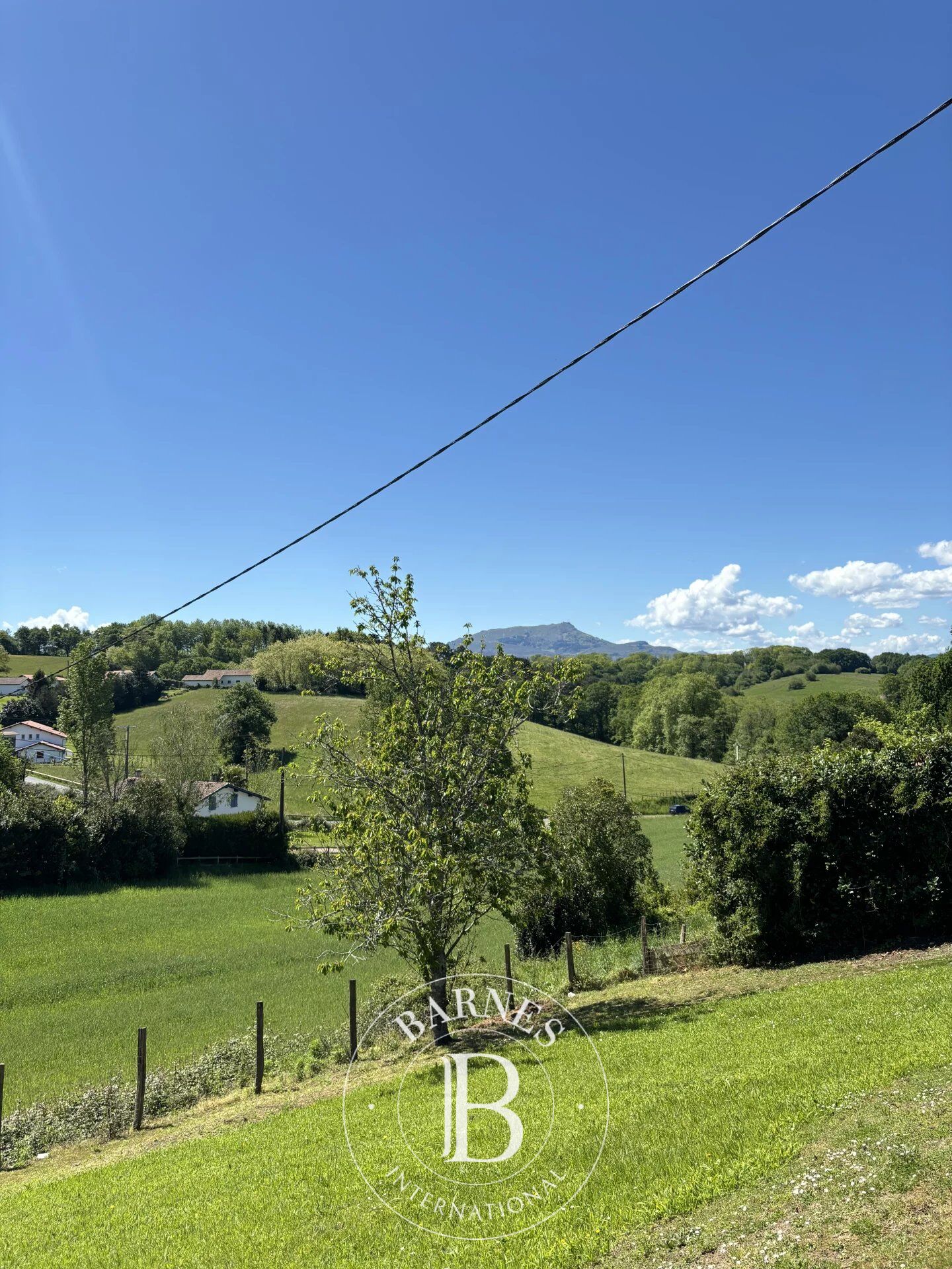 AHETZE – PARCELA EDIFICABLE ORIENTADA AL SUR - picture 2