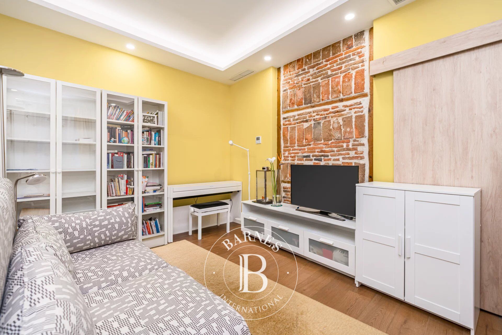 Luminoso y moderno piso en palacio - picture 3