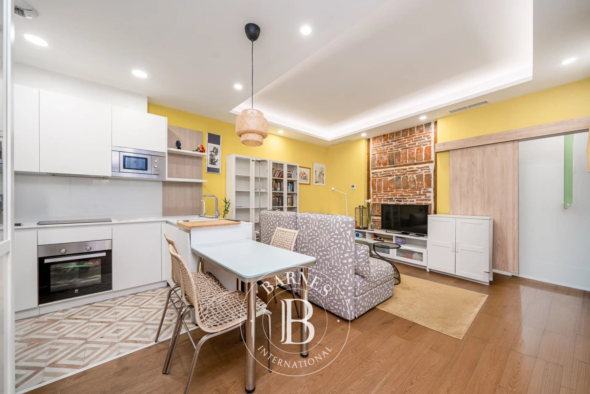 Luminoso y moderno piso en palacio - picture 1