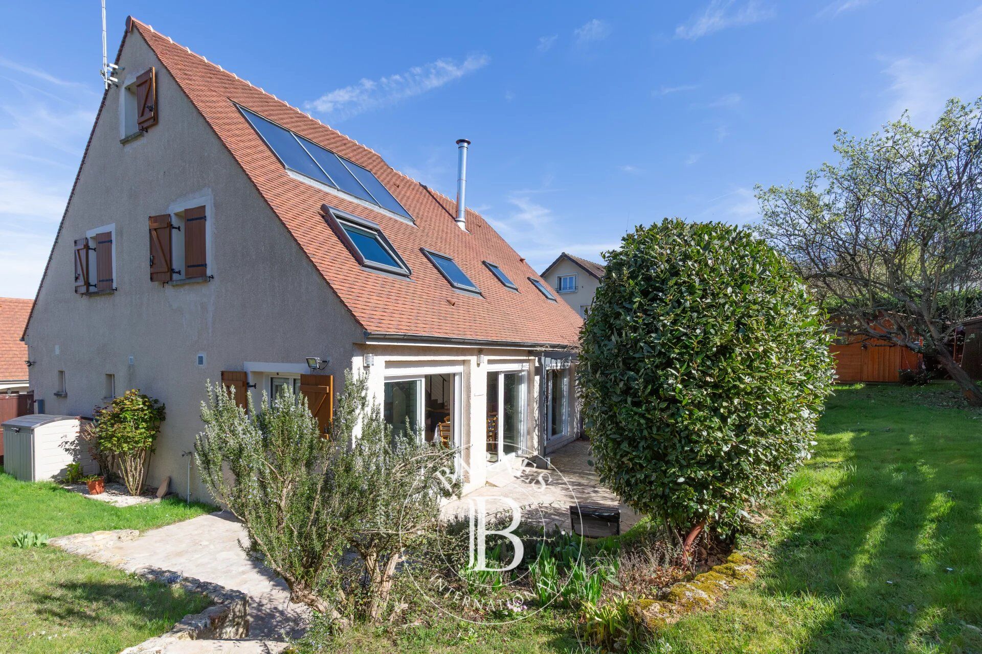 MAREIL MARLY MAISON 5/5 CHAMBRES 169 M2 - picture 1