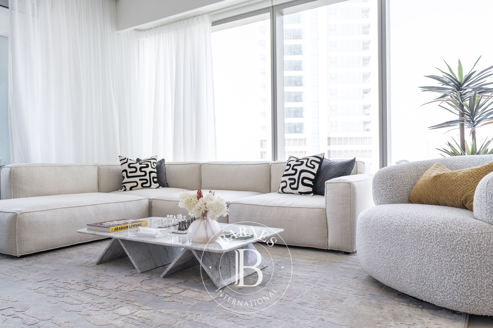 3 Bedroom Apartment to rent in Downtown Dubai - picture 3