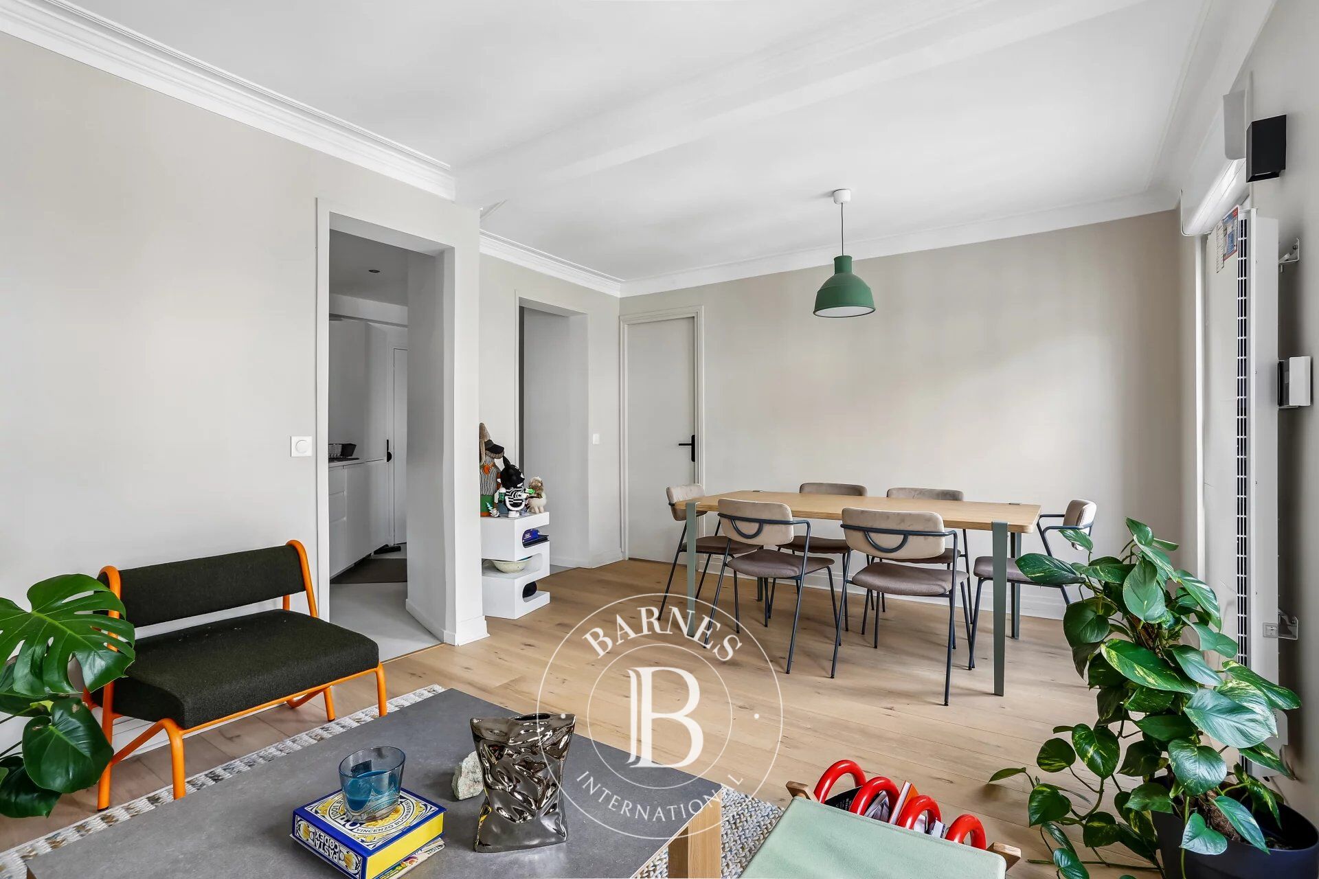 PARIS 9 - SAINT-GEORGES - BRIGHT - UPPER FLOOR - RENOVATED BY AN ARCHITECT - picture 3