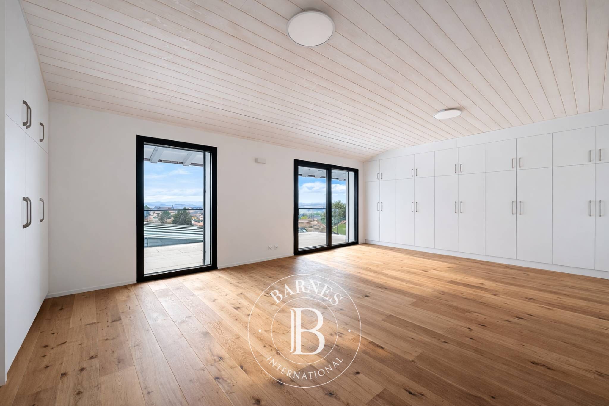 For Sale Villa | 1029 - picture 9