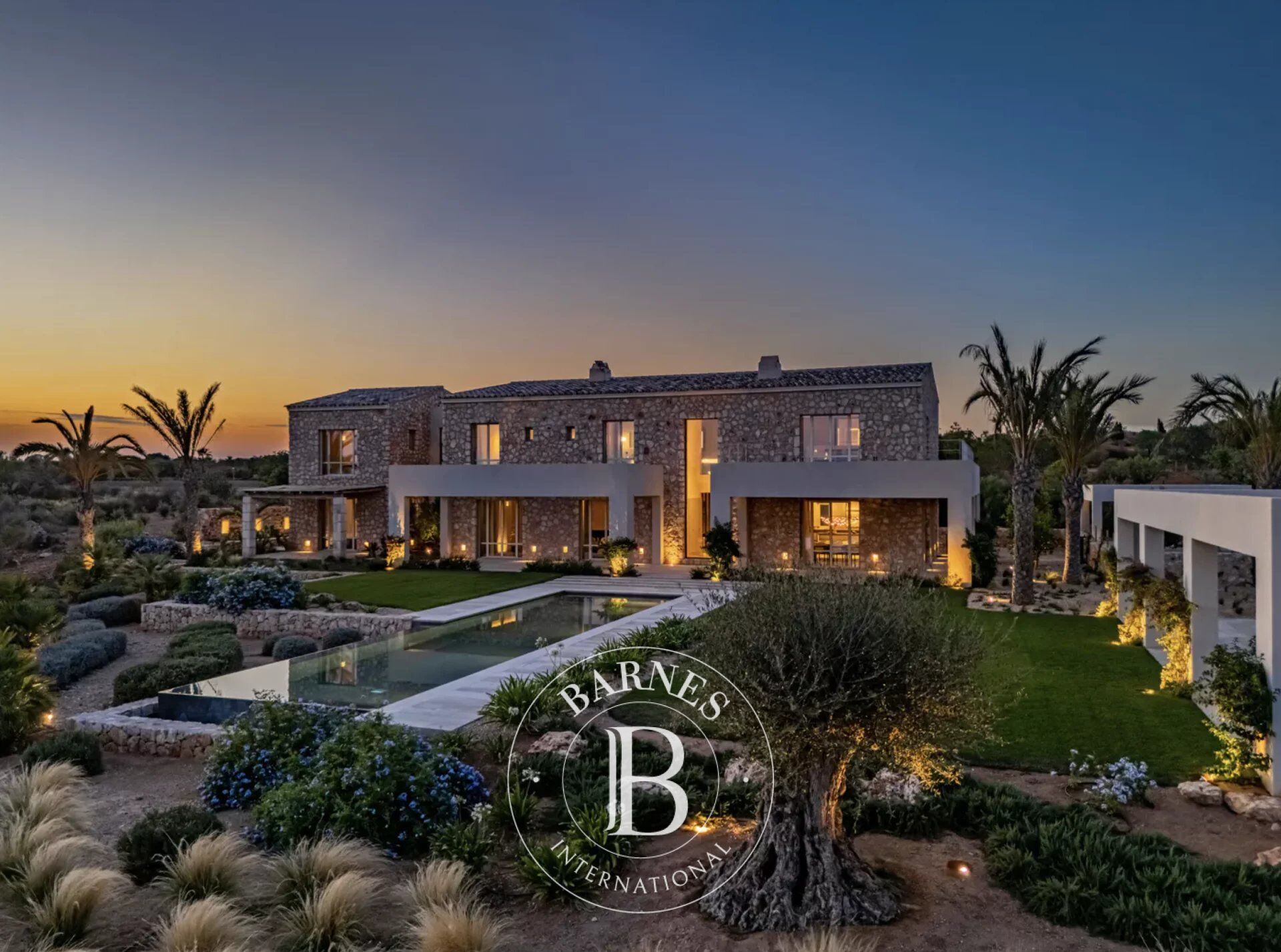 High-End Contemporary Finca with Sea Views in Santanyí - picture 1