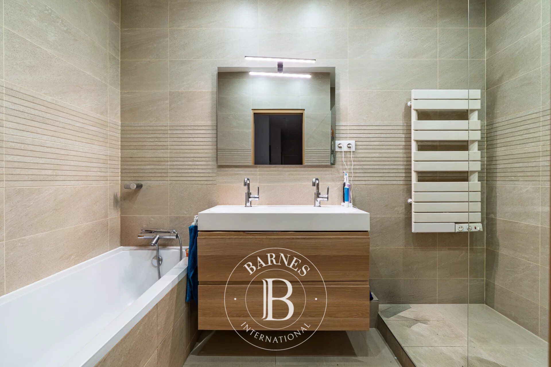 For Sale Apartment | Neuilly-sur-Seine - picture 9