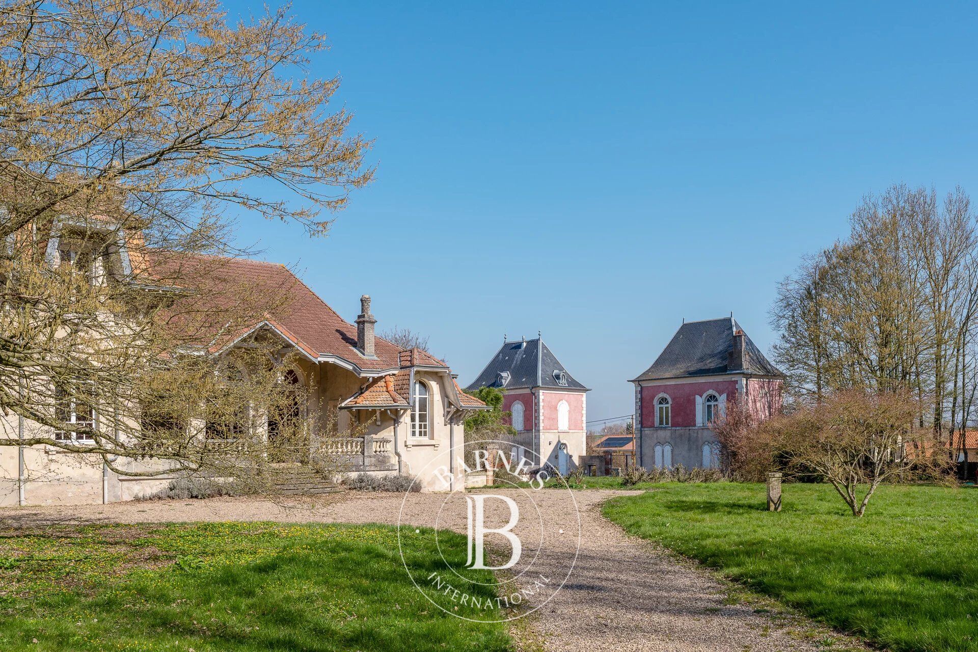 Belleau – Château inscrit partiellement aux Monuments Historiques - picture 2