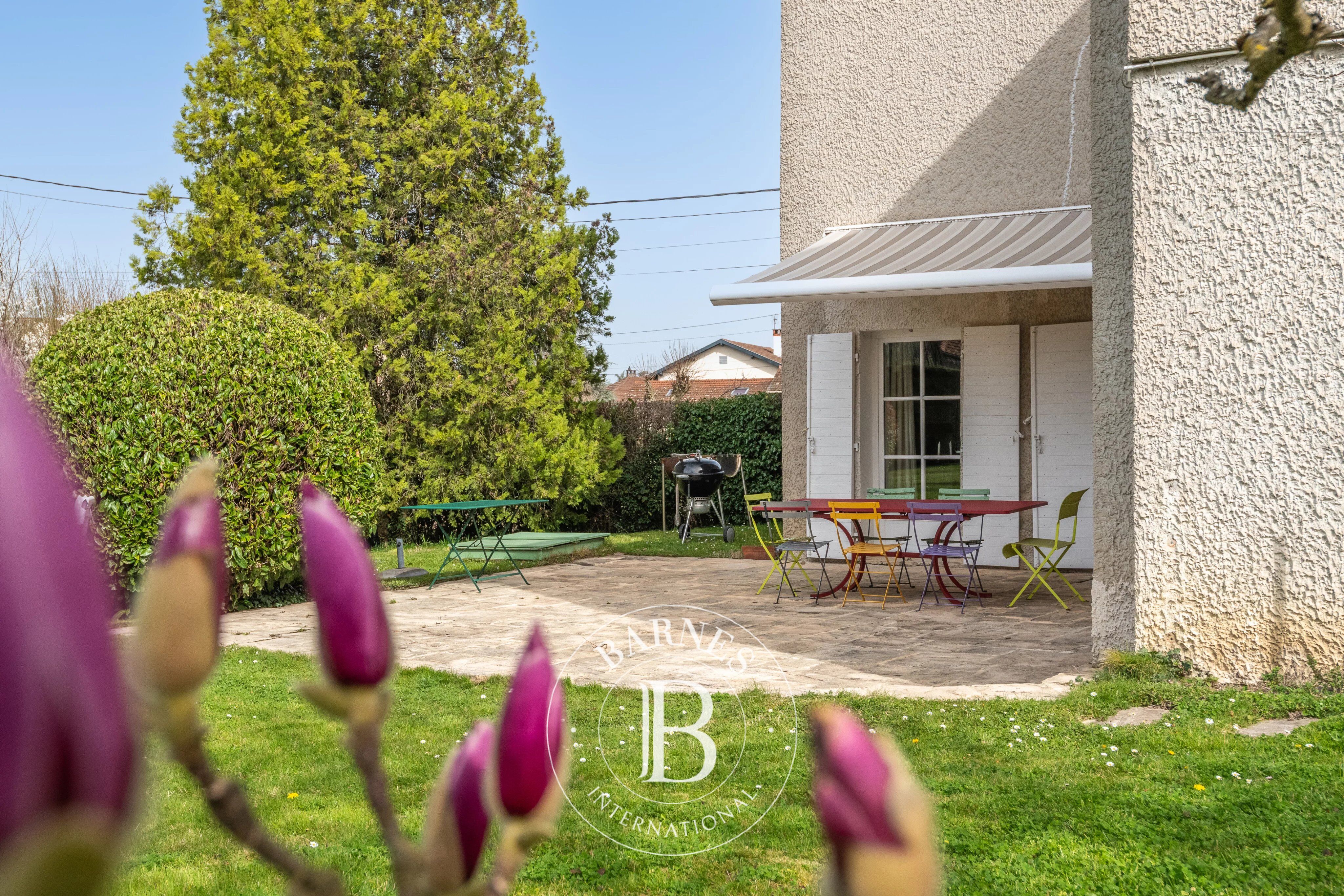 Francheville - Maison de 243 m² habitables - 6 chambres - Terrain 1340m² environ - picture 3