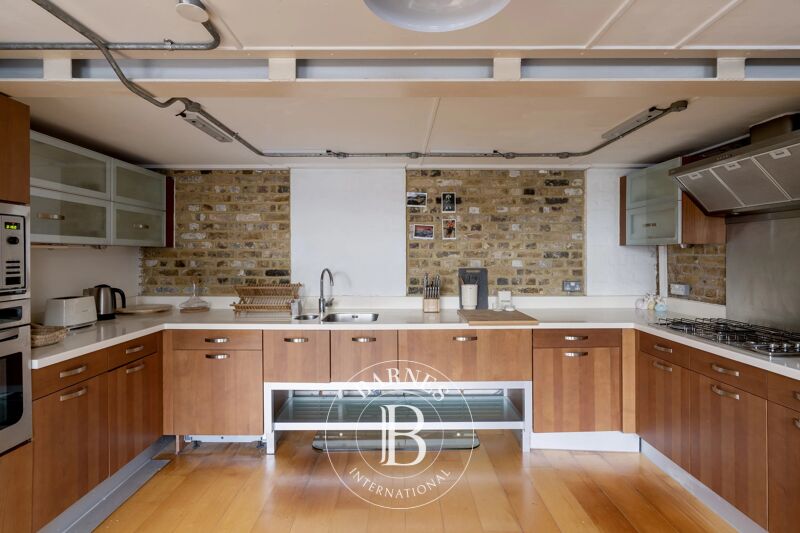 For Rent Apartment | London - picture 3