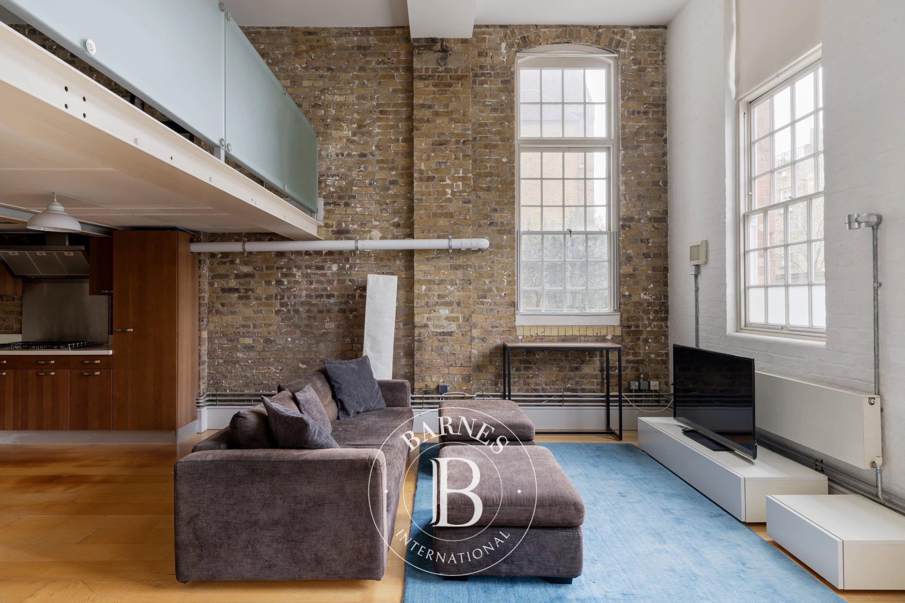 Battersea Park Road, Battersea - picture 2