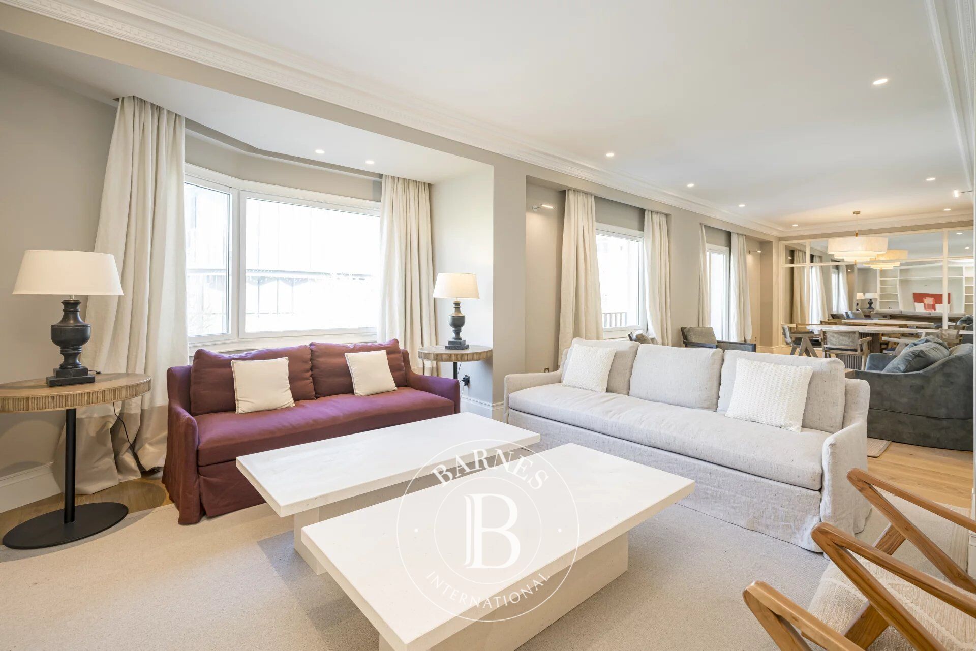 ELEGANT LUXURY RESIDENCE in the Salamanca District - picture 1