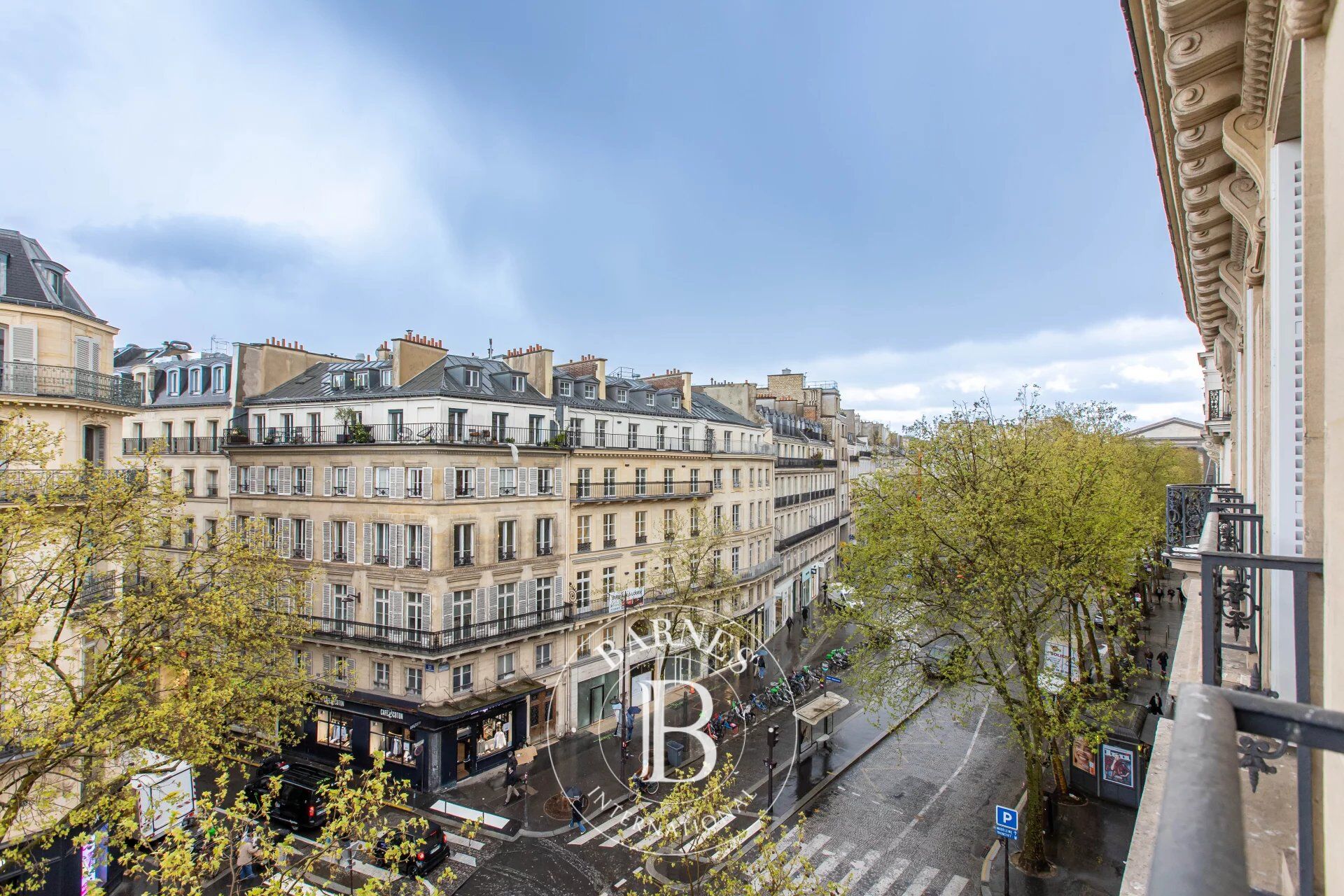 Exclusivité - Paris 8 - Madeleine / Tronchet - Appartement d'angle rénové - étage élevé avec balcon filant- 4/5 chambres - picture 1