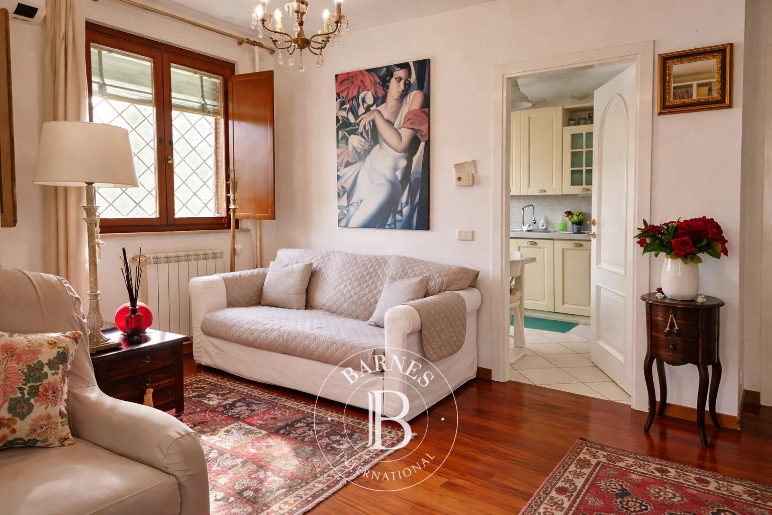 Elegant Detached Villa with Garden in Labaro - picture 2