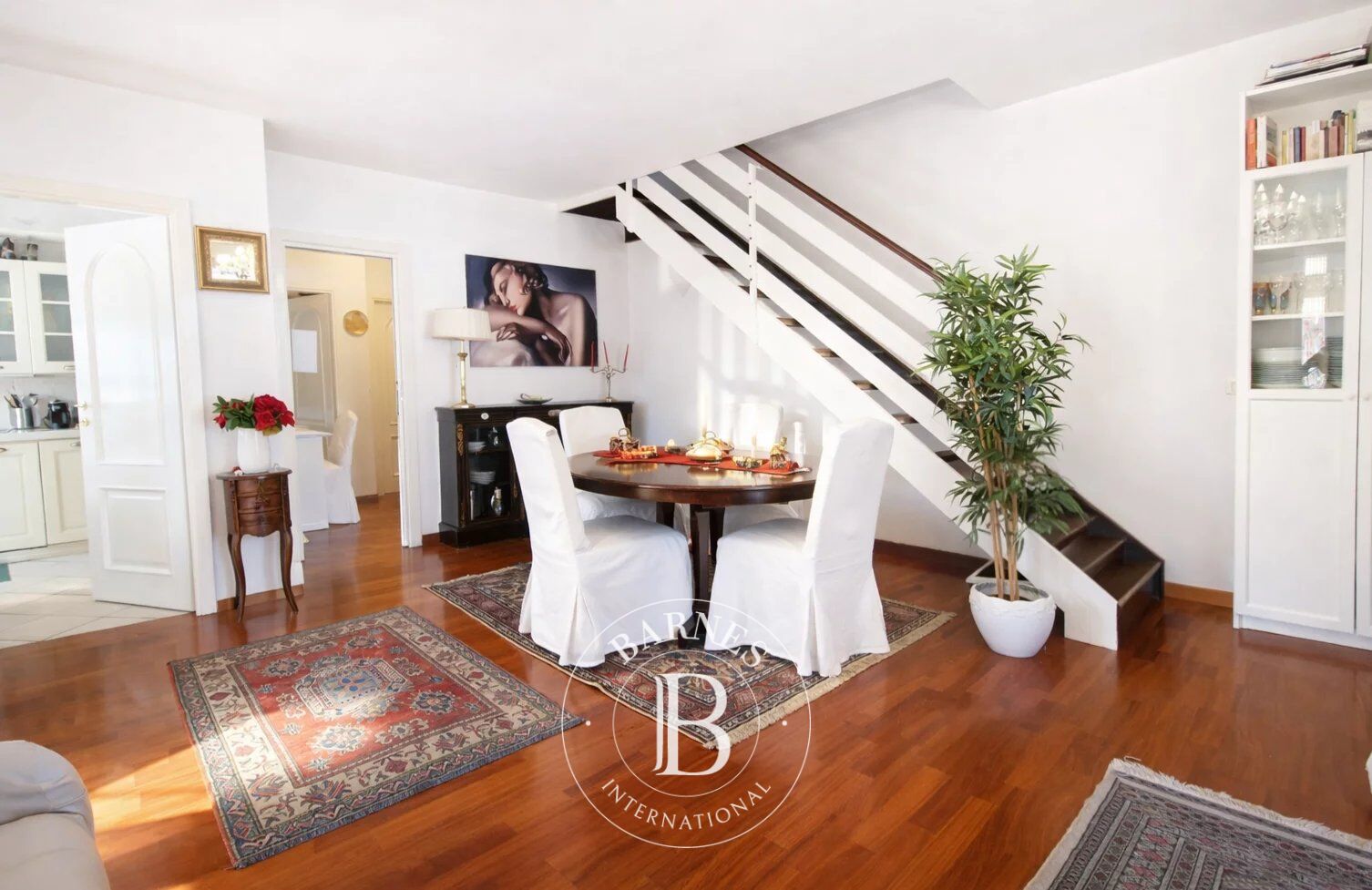 Elegant Detached Villa with Garden in Labaro - picture 3