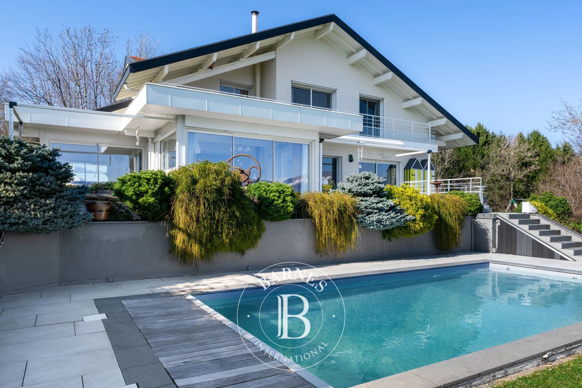 BARNES ANNECY – PRINGY – LAKE VIEW – EXCEPTIONAL VILLA WITH POOL – FAMILY HOME WITH LAKE AND MOUNTAIN VIEWS - picture 3