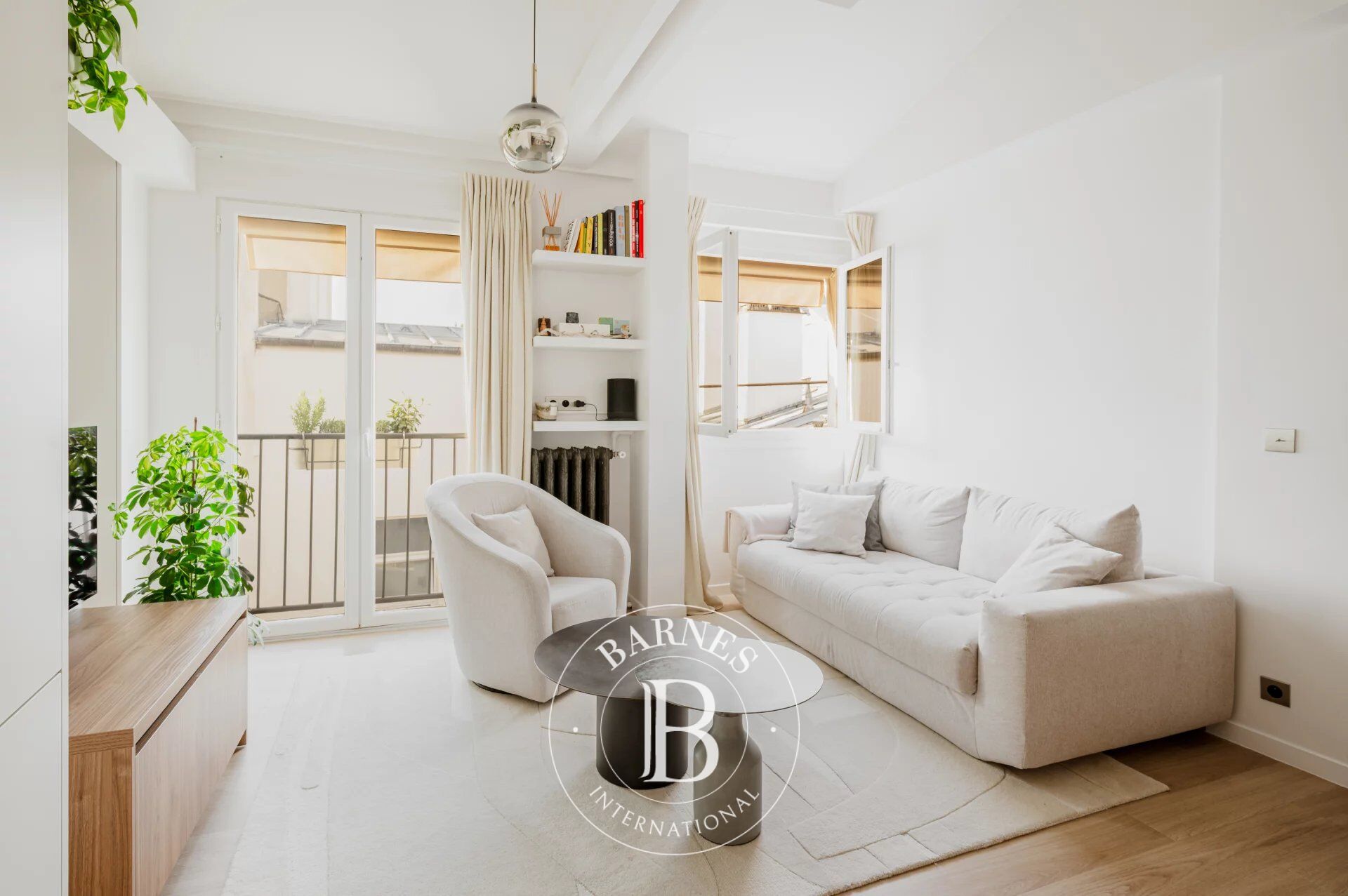 PARIS 9e - DROUOT / GRANGE BATELIERE - UNE OU DEUX CHAMBRES - RENOVE PAR ARCHITECTE - picture 2