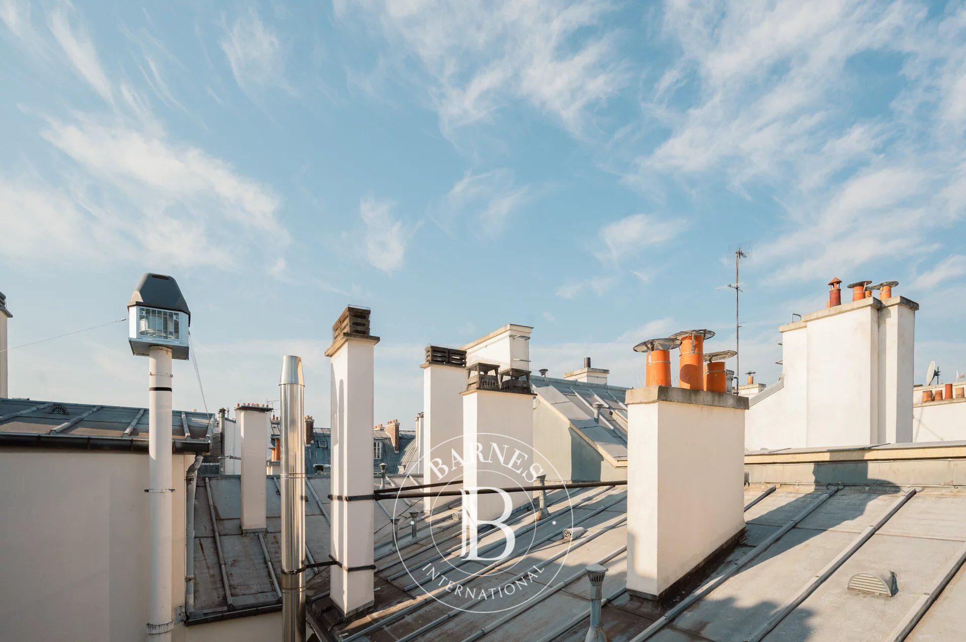 PARIS 9e - DROUOT / GRANGE BATELIERE - UNE OU DEUX CHAMBRES - RENOVE PAR ARCHITECTE - picture 3