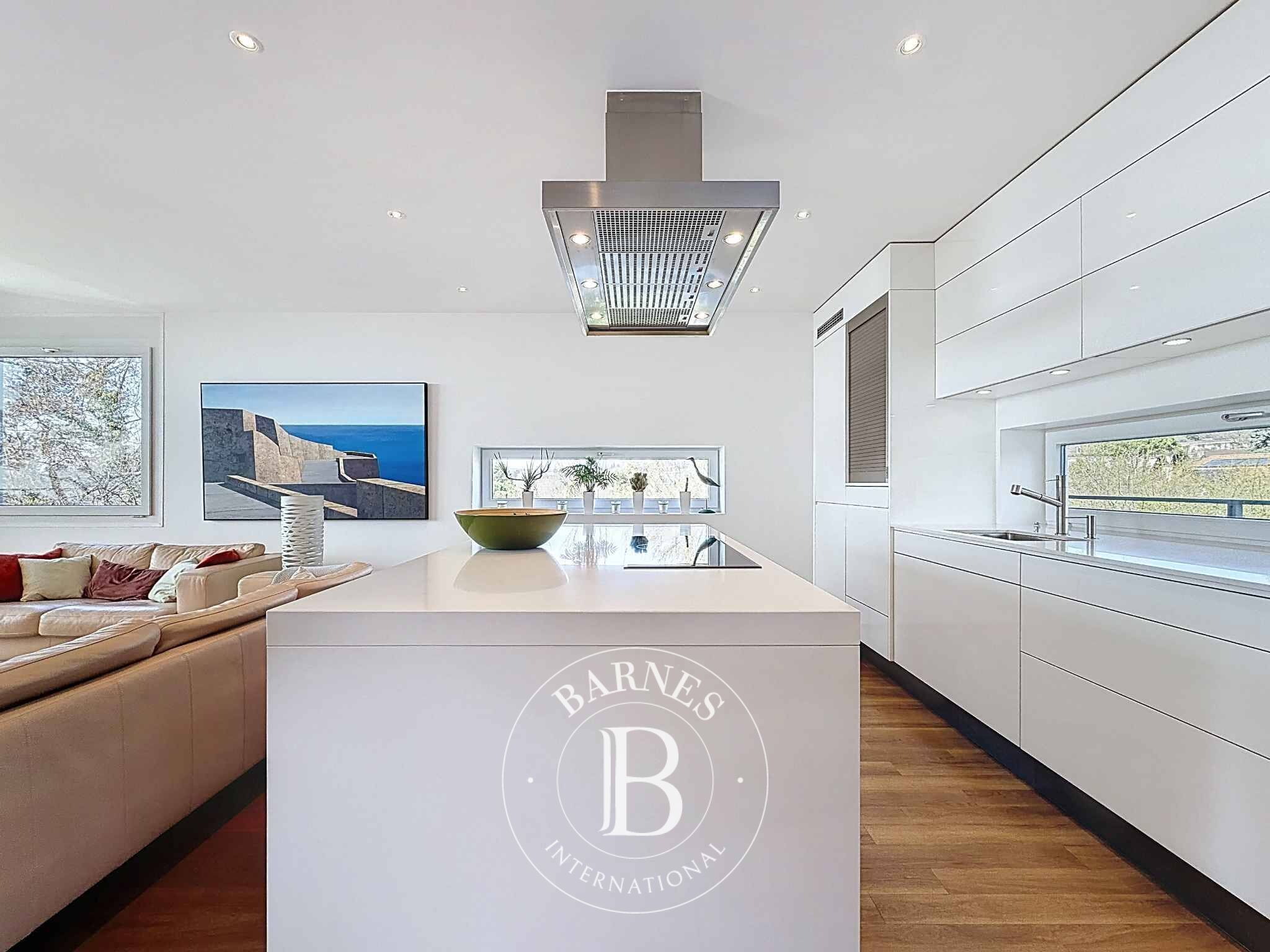 Elégant attique contemporain de 6.5 pièces à un instant du quartier de Chailly  - picture 3