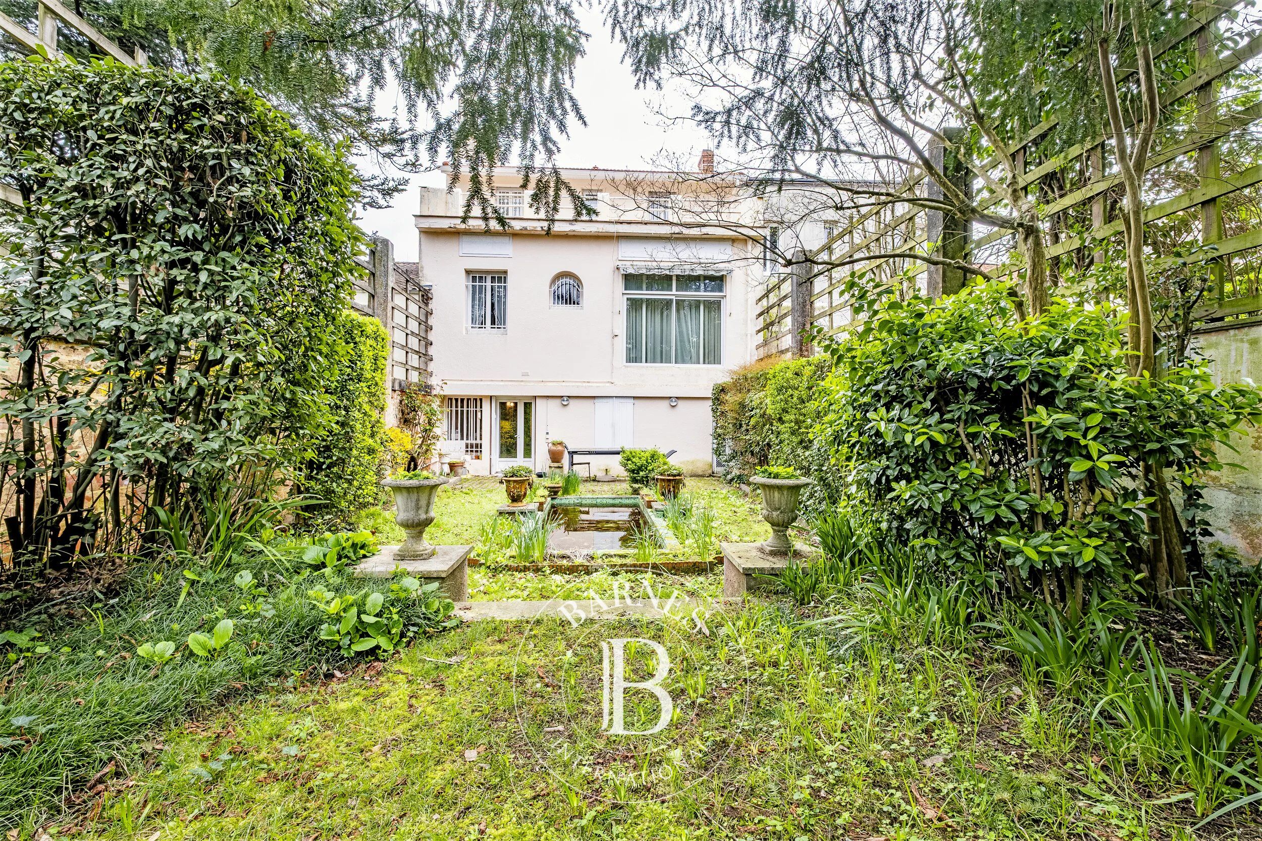 Bordeaux Chartrons - Maison bourgeoise de 255 m² - Terrasse - Jardin - Garage - picture 2