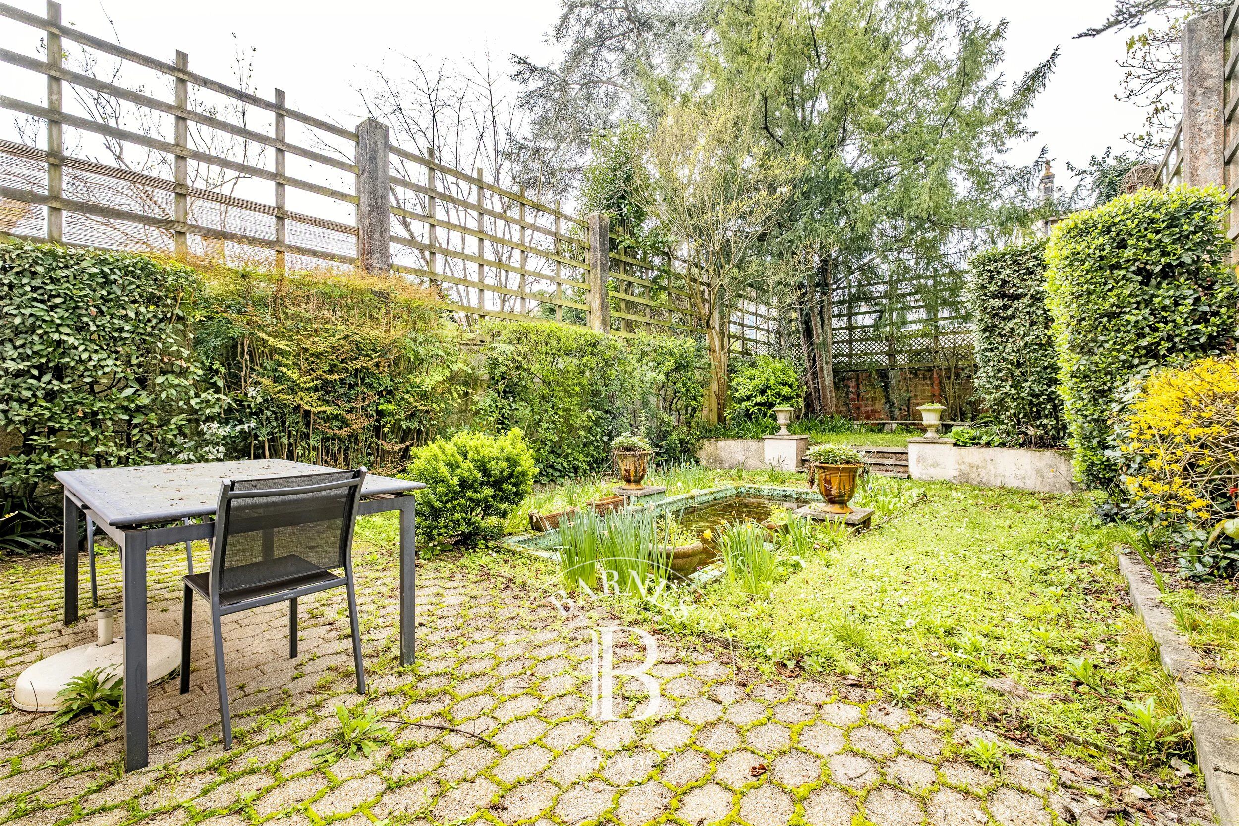 Bordeaux Chartrons - Maison bourgeoise de 255 m² - Terrasse - Jardin - Garage - picture 3