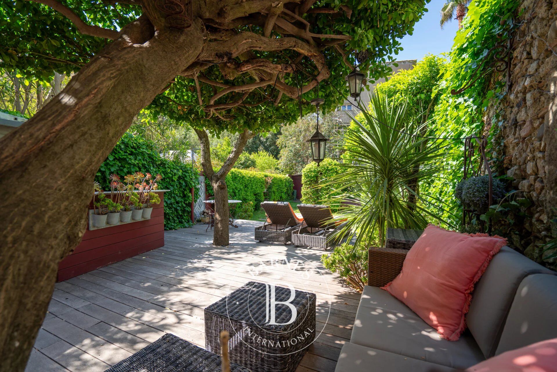 SAINT-TROPEZ – VILLAGE – VILLA 3 CHAMBRES - picture 3