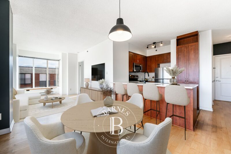 For Sale Apartment | Montréal (Ville-Marie) - picture 2