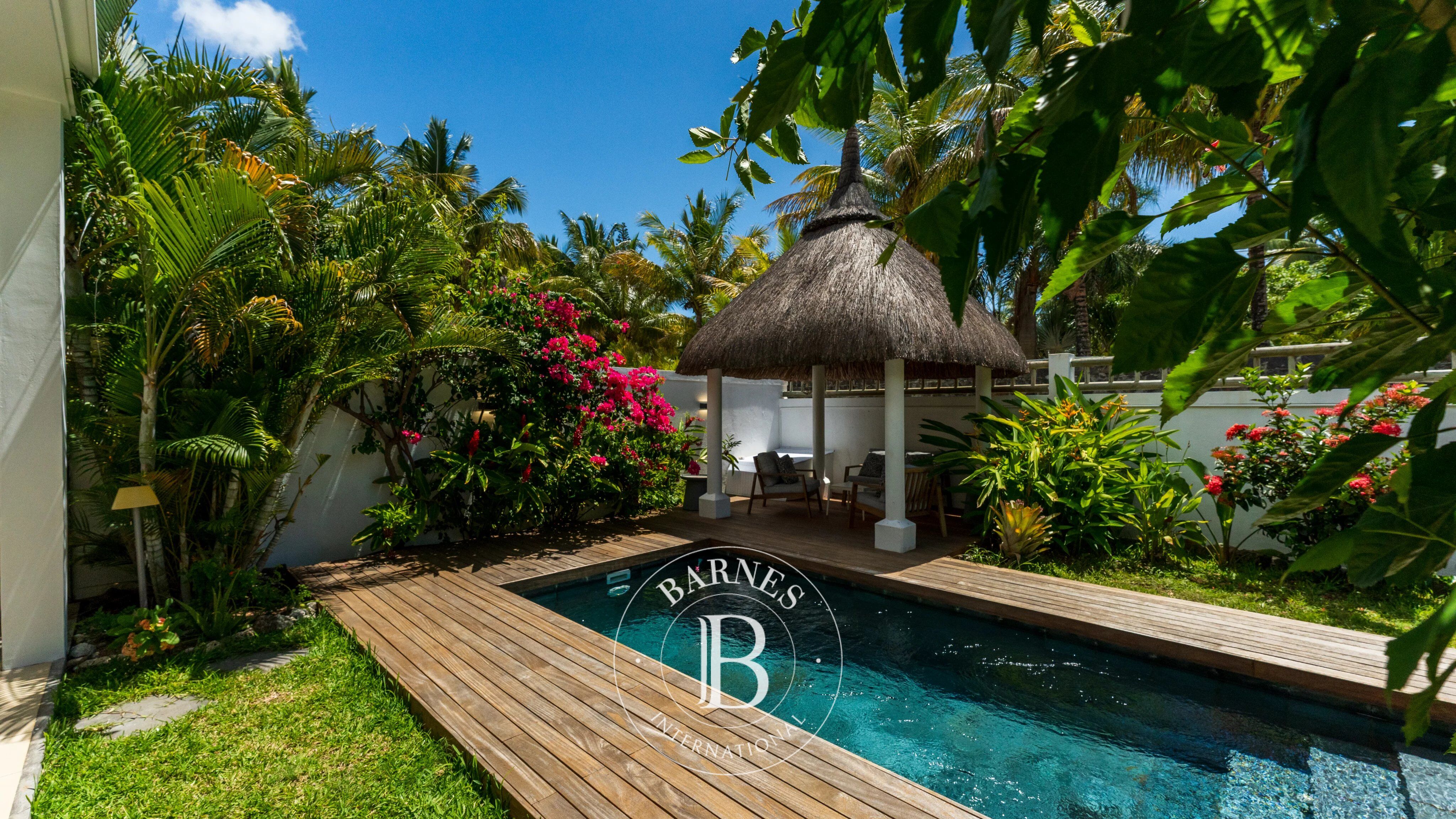 BAIN BOEUF - Villa rénovée avec piscine - Proche de la plage - picture 2