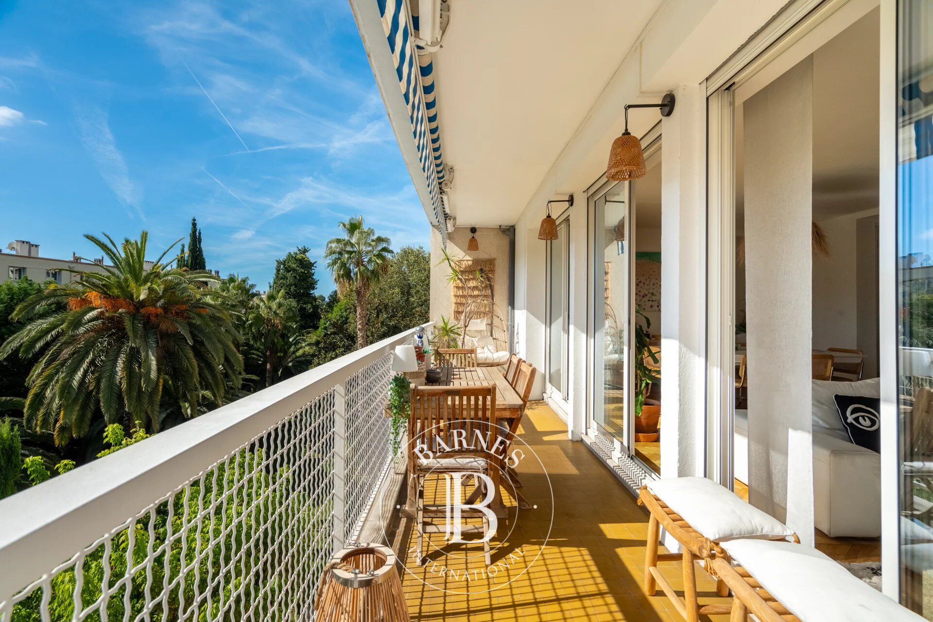 Location meublée - 13008 - Appartement 95m² - Résidence fermée - Stationnement libre - picture 2