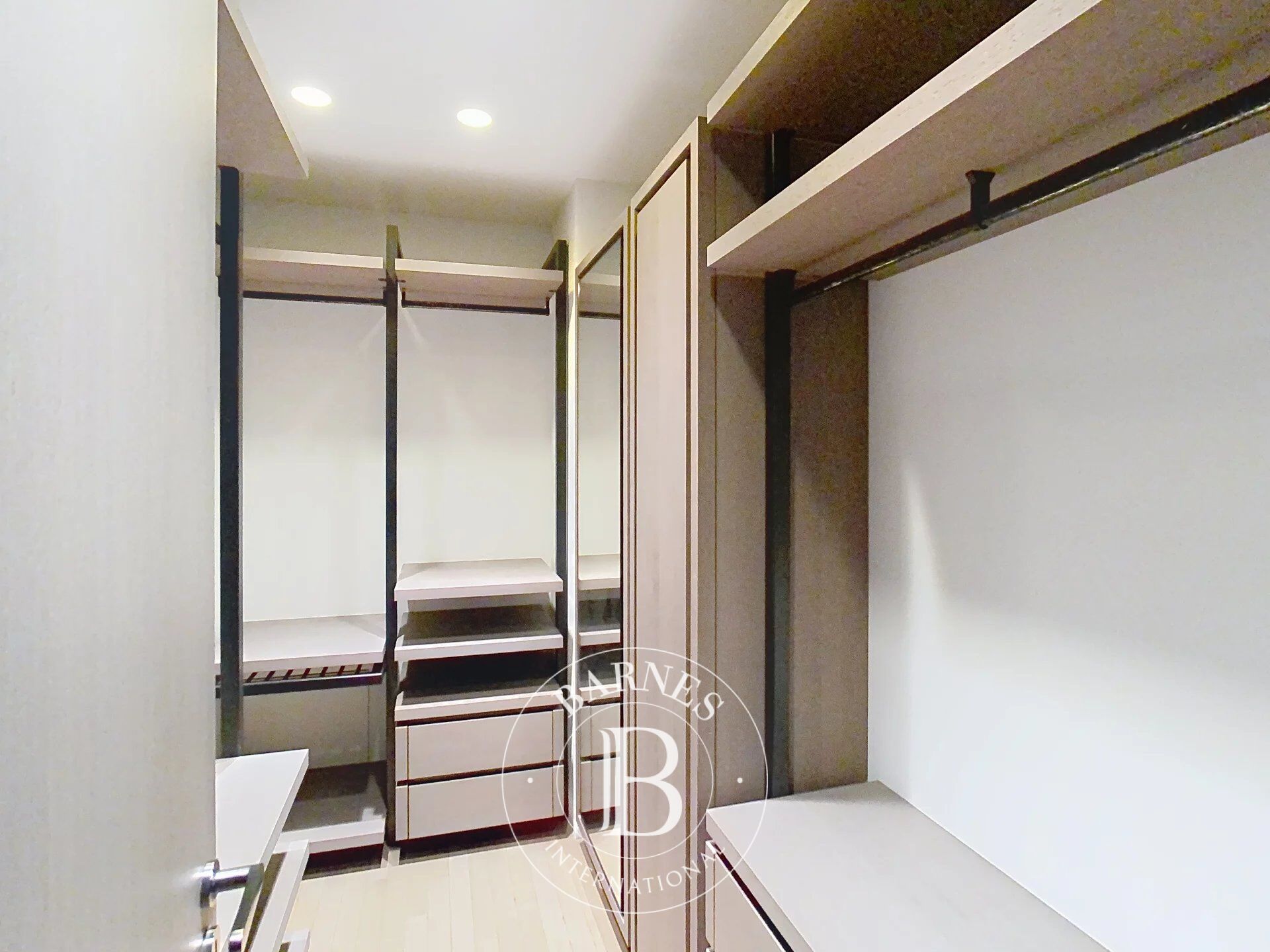 À louer Appartement | Paris 8ème - picture 9