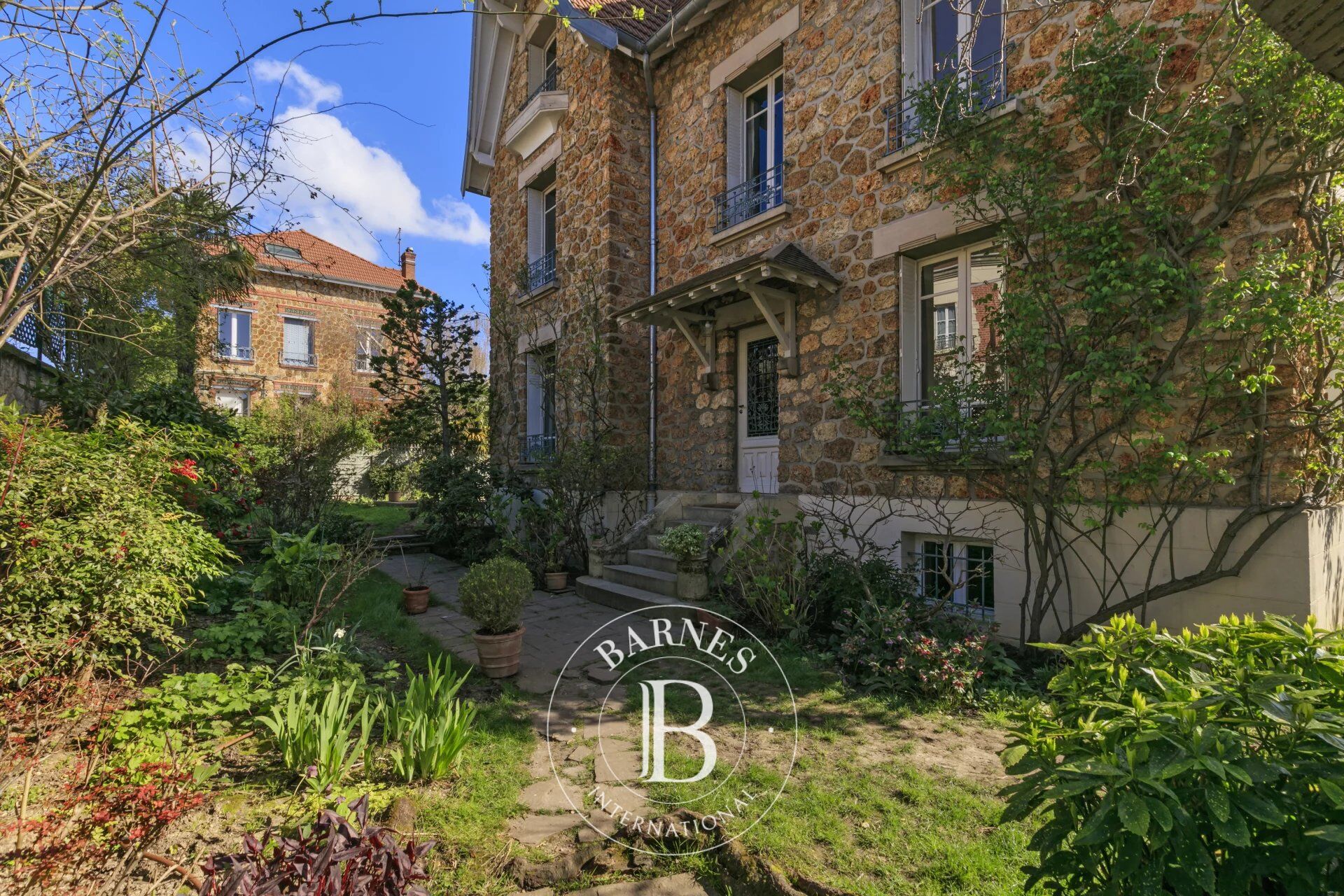 Family property in Meudon - picture 1