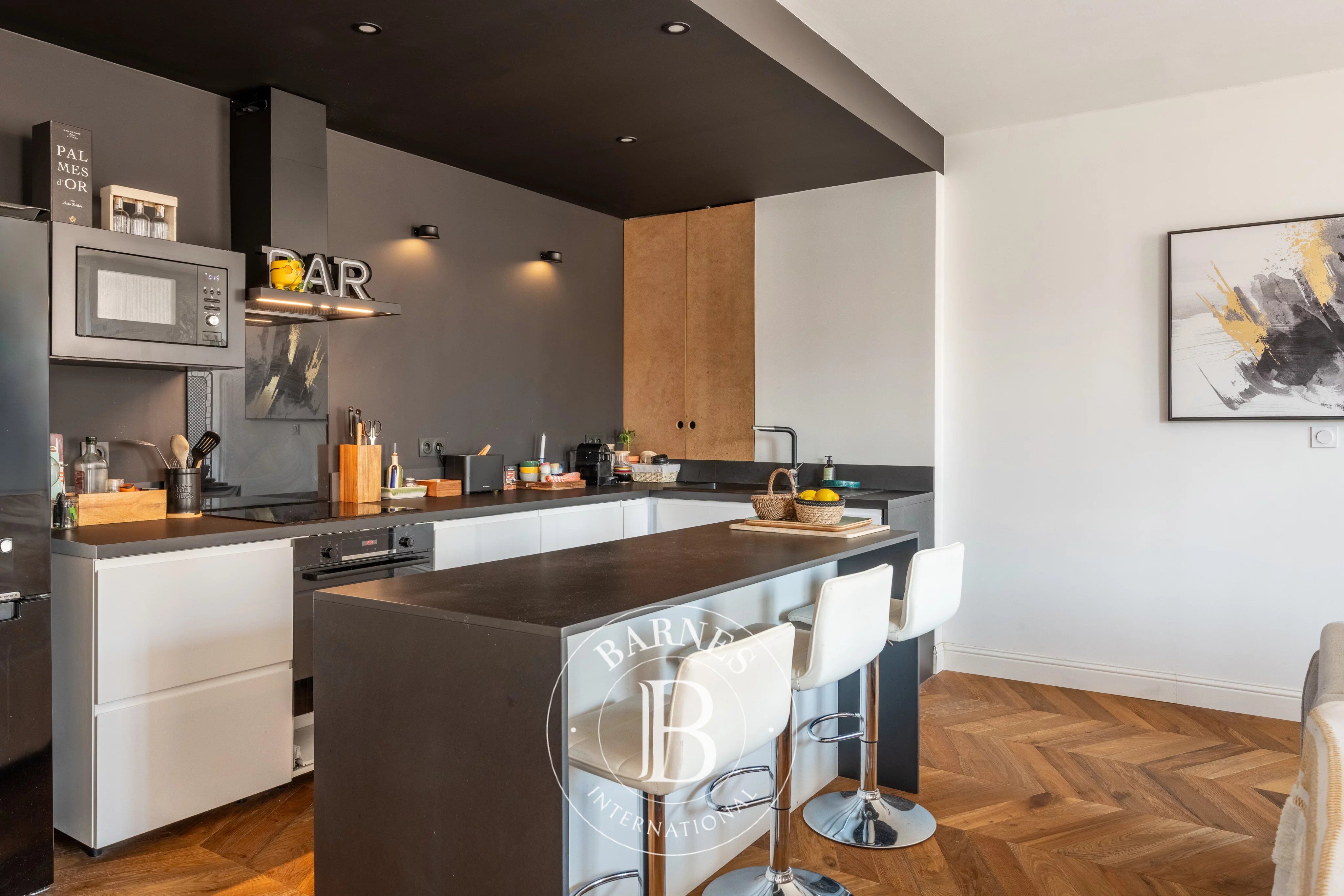 Lyon 2ᵉ – Rue Grolée – Appartement avec balcon filant et grenier - picture 1