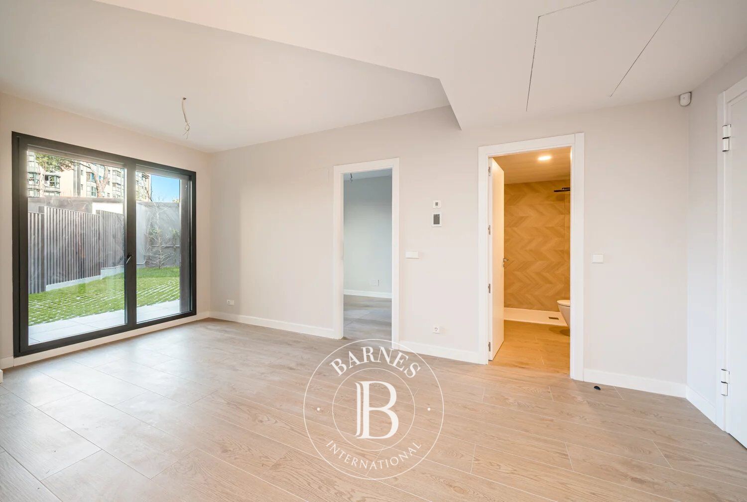 Appartement neuf avec jardin, piscine et parking. - picture 2