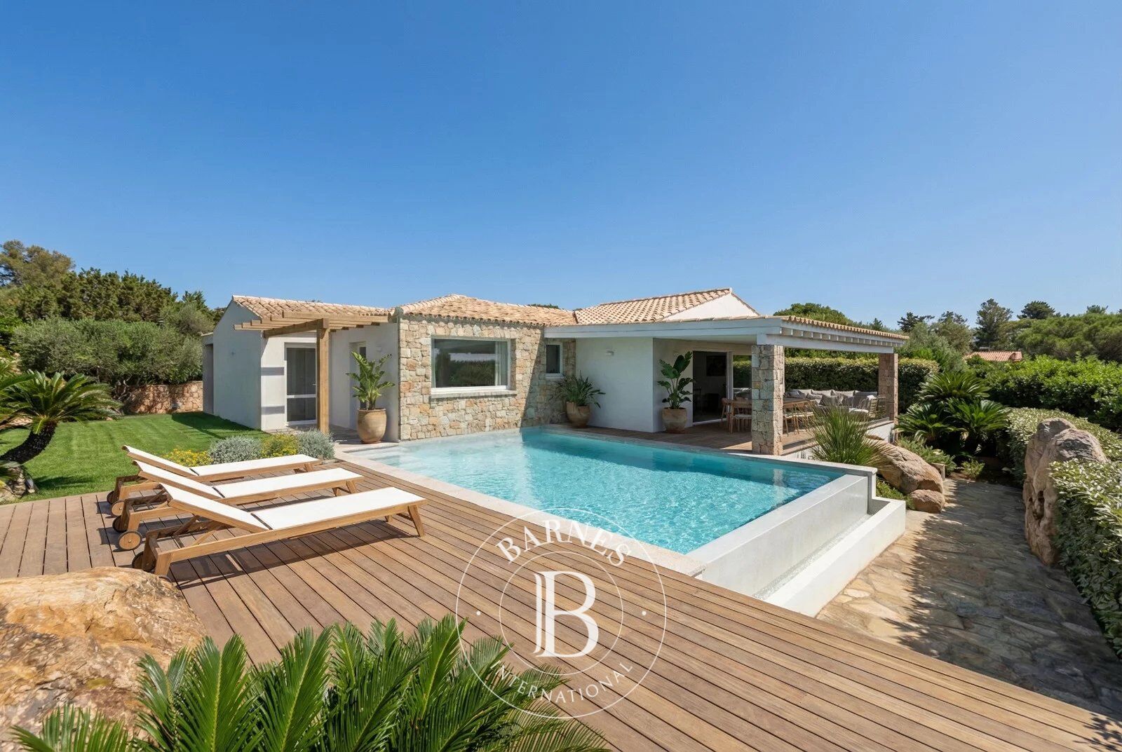 VILLA MONIQUE - picture 3