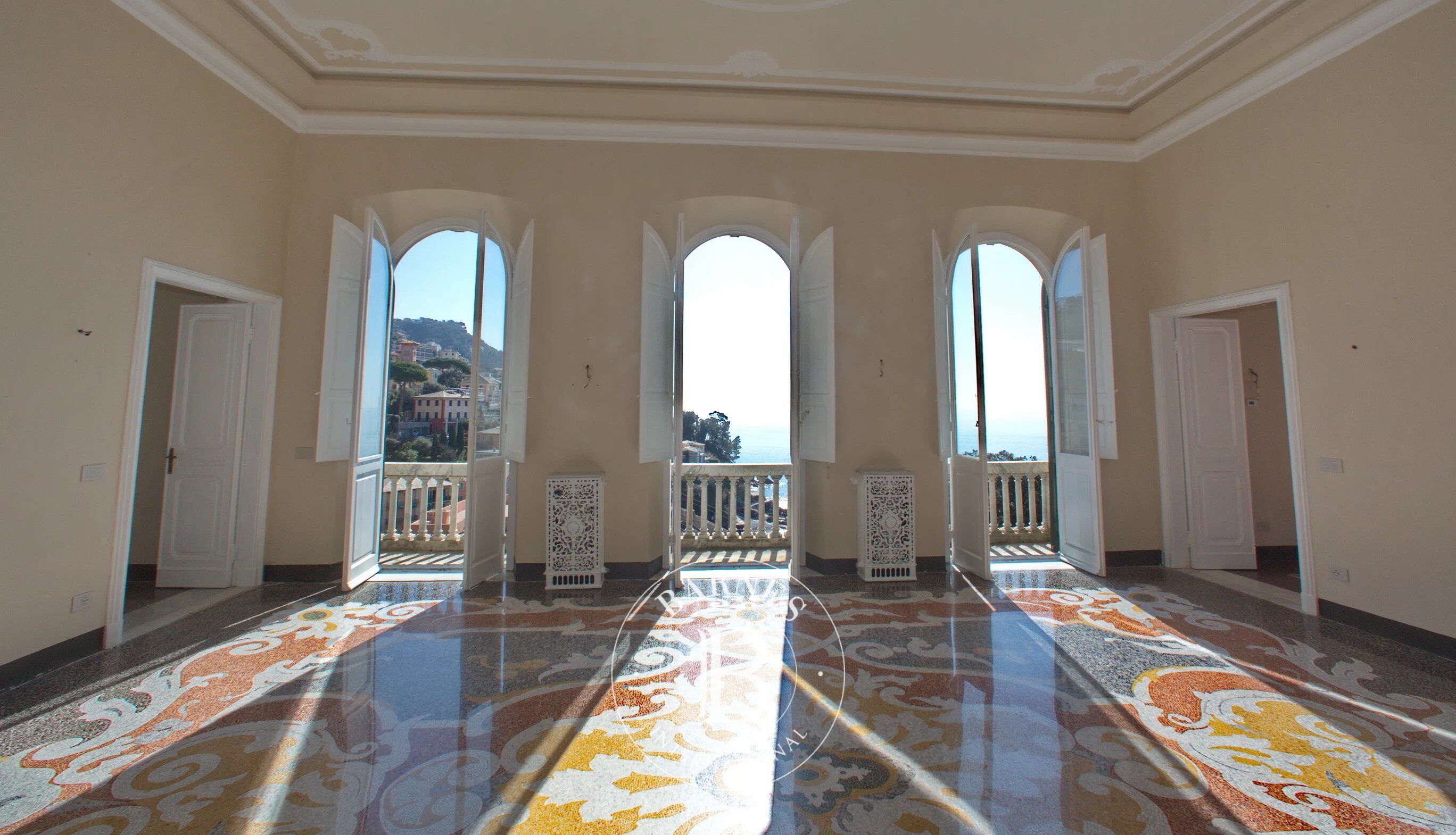 Elegant historic residence with sea view - picture 1