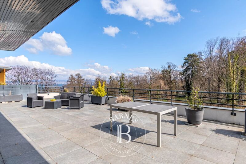 Evian-les-Bains - Mateirons district - 4-room apartment with lake view - Terrace 107 sq m - 87 sq m