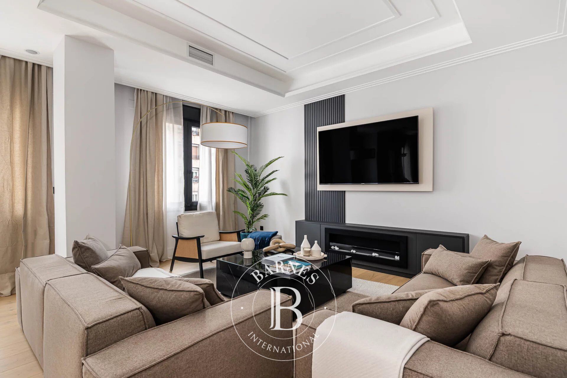 Elegante casa ristrutturata con terrazza nel quartiere di Lista - picture 1